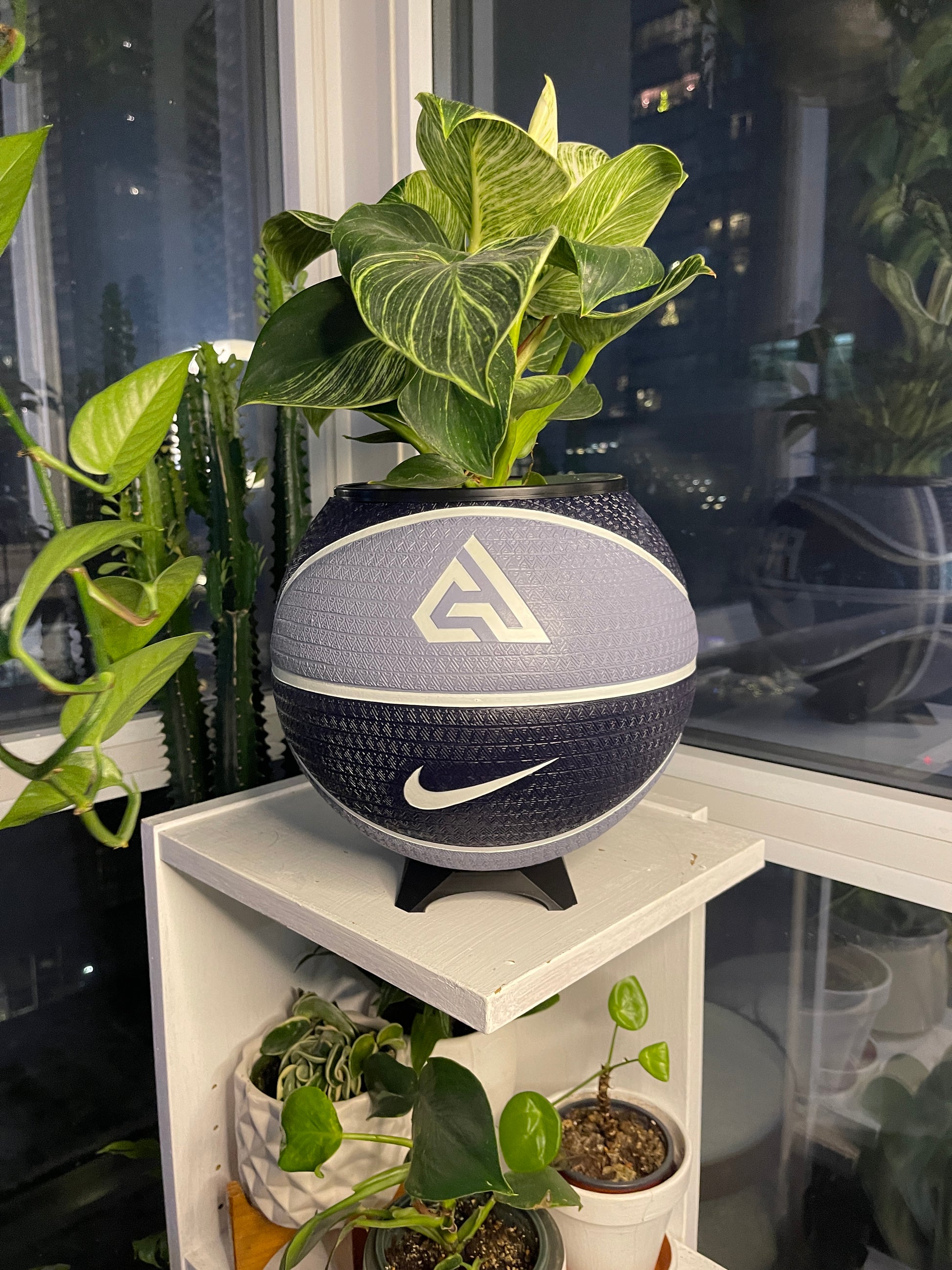 Nike Large Basketball Planter (Blue Freak)