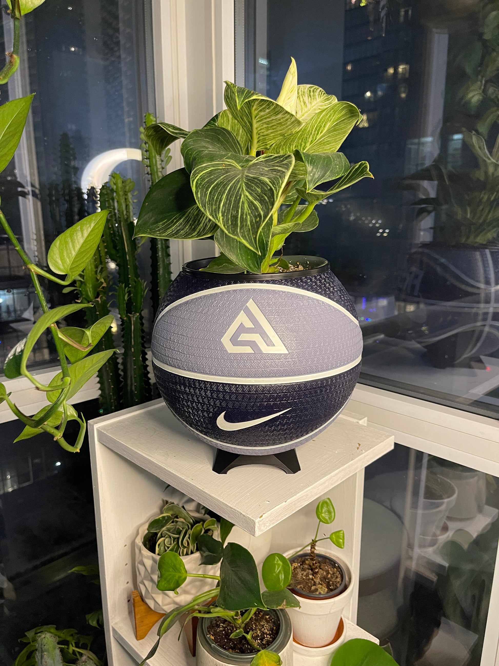 Nike Large Basketball Planter (Blue Freak)