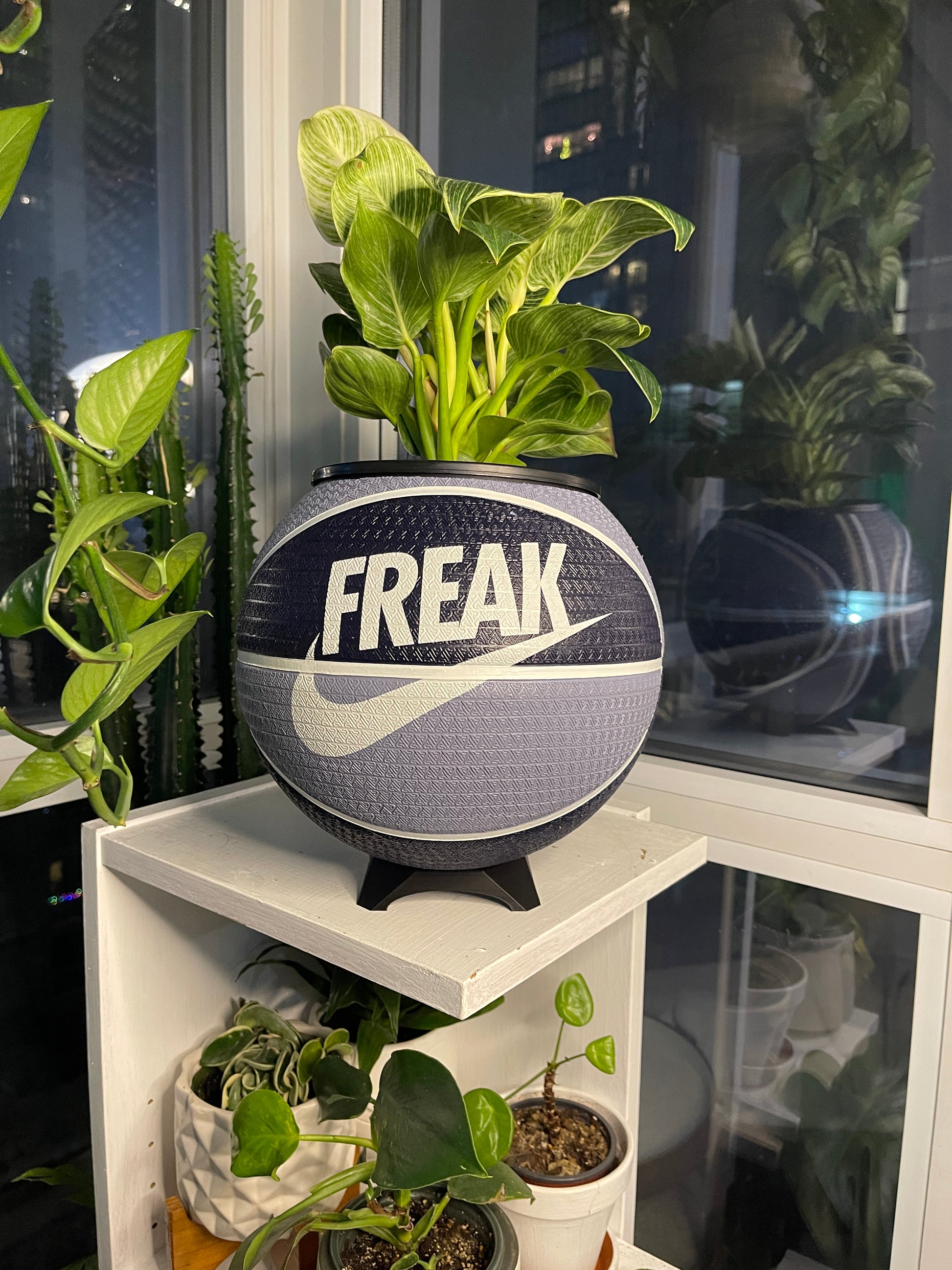 Nike Large Basketball Planter (Blue Freak)