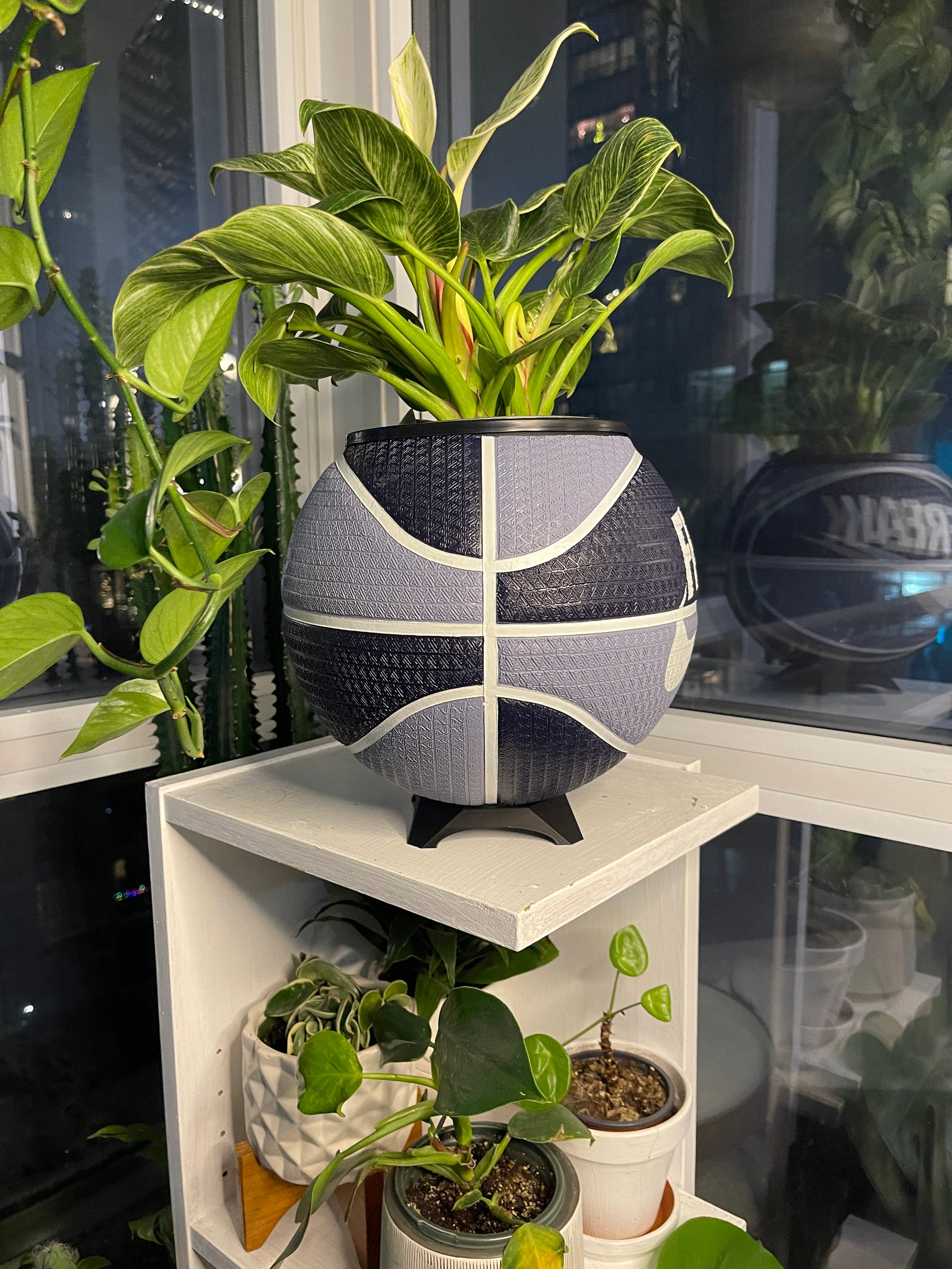 Nike Large Basketball Planter (Blue Freak)