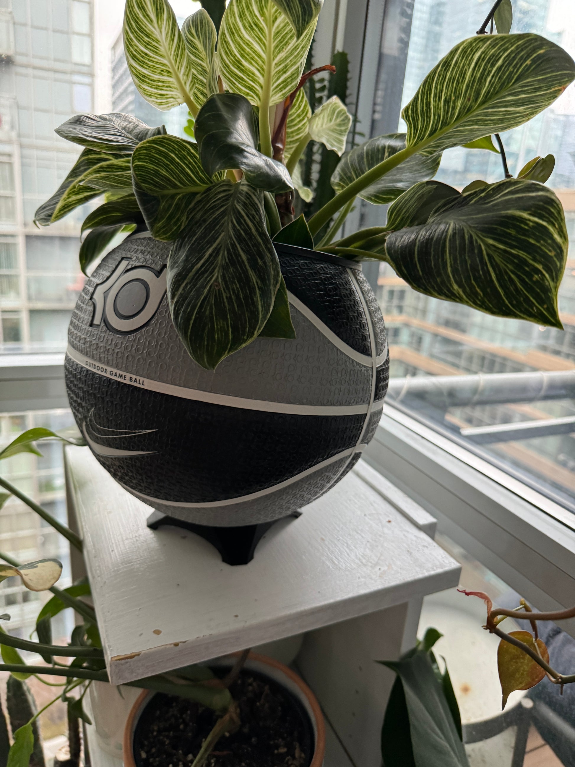 Nike Large Basketball Planter (Kevin Durant White & Black)