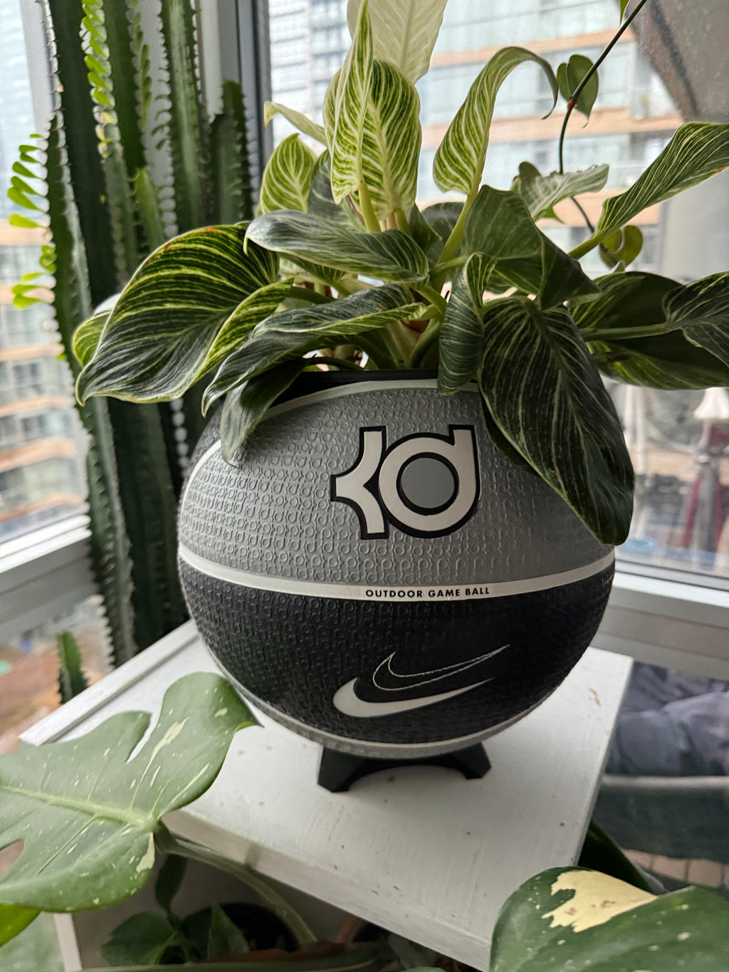 Nike Large Basketball Planter (Kevin Durant White & Black)
