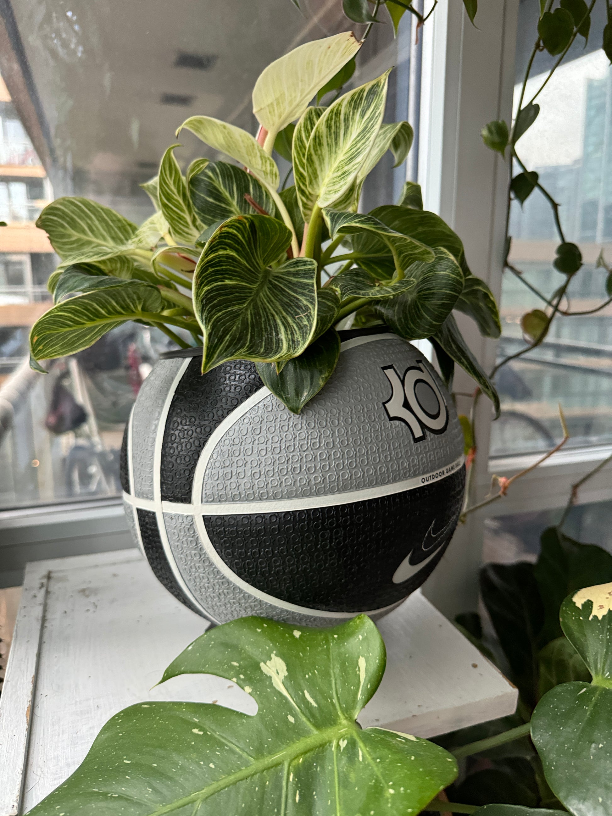 Nike Large Basketball Planter (Kevin Durant White & Black)