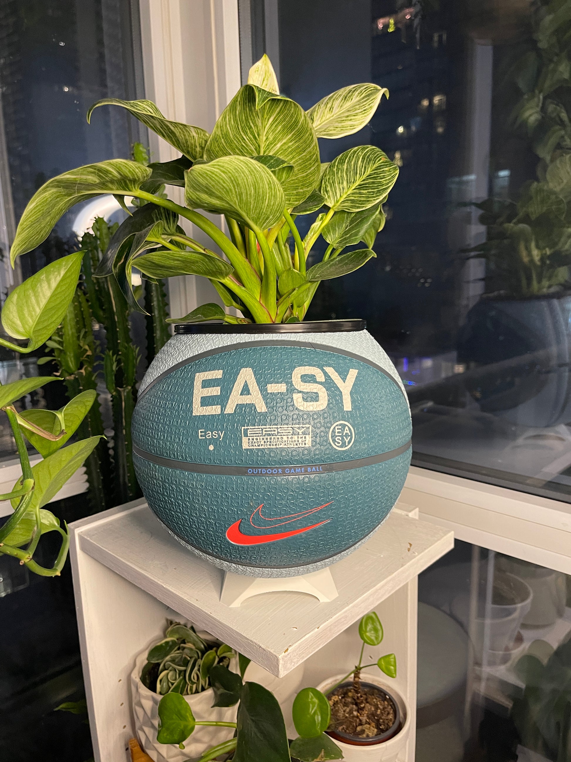 Nike Large Basketball Planter (Kevin Durant Teal - Easy)