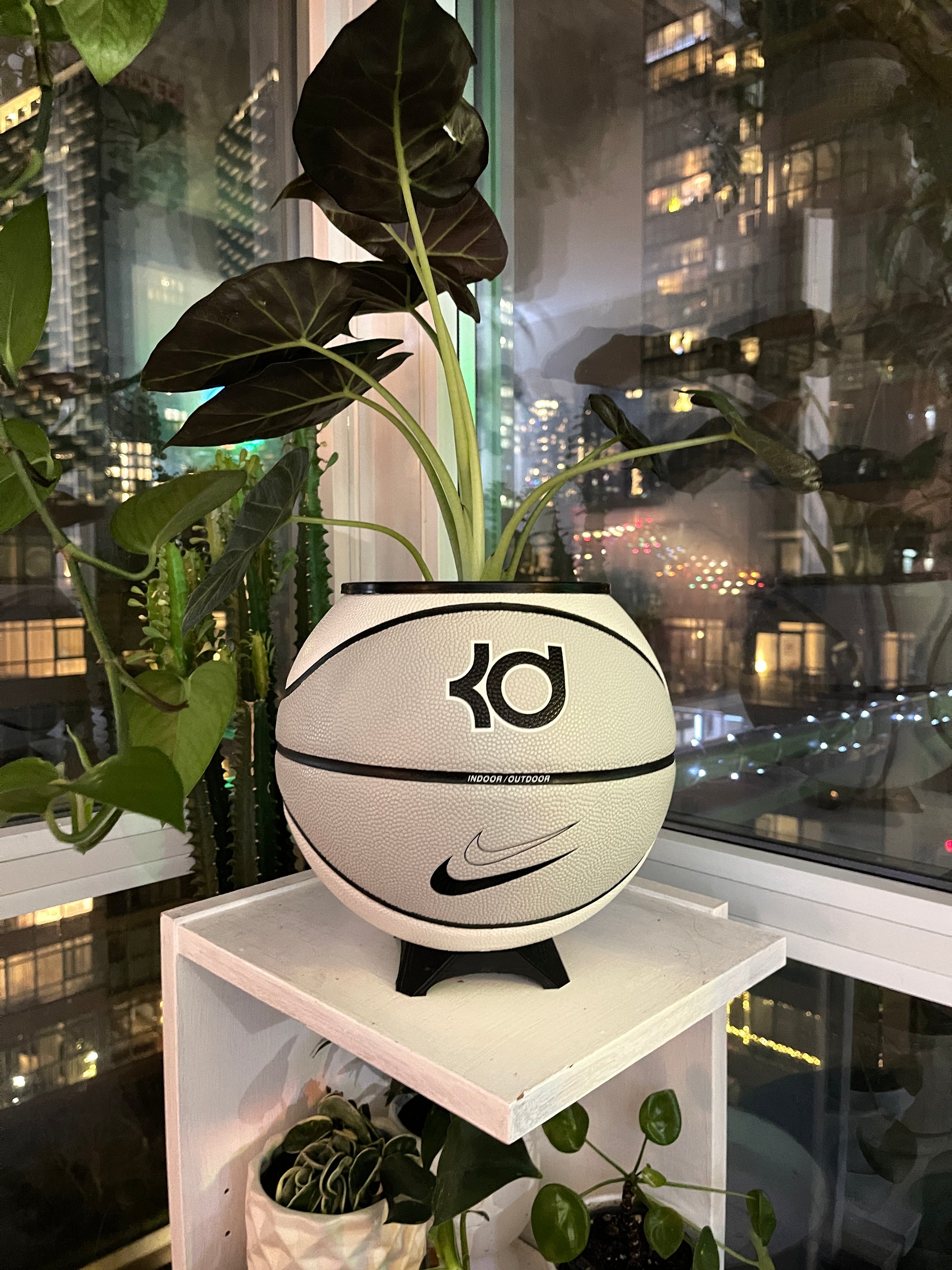 Nike Large Basketball Planter (Kevin Durant White & Grey)