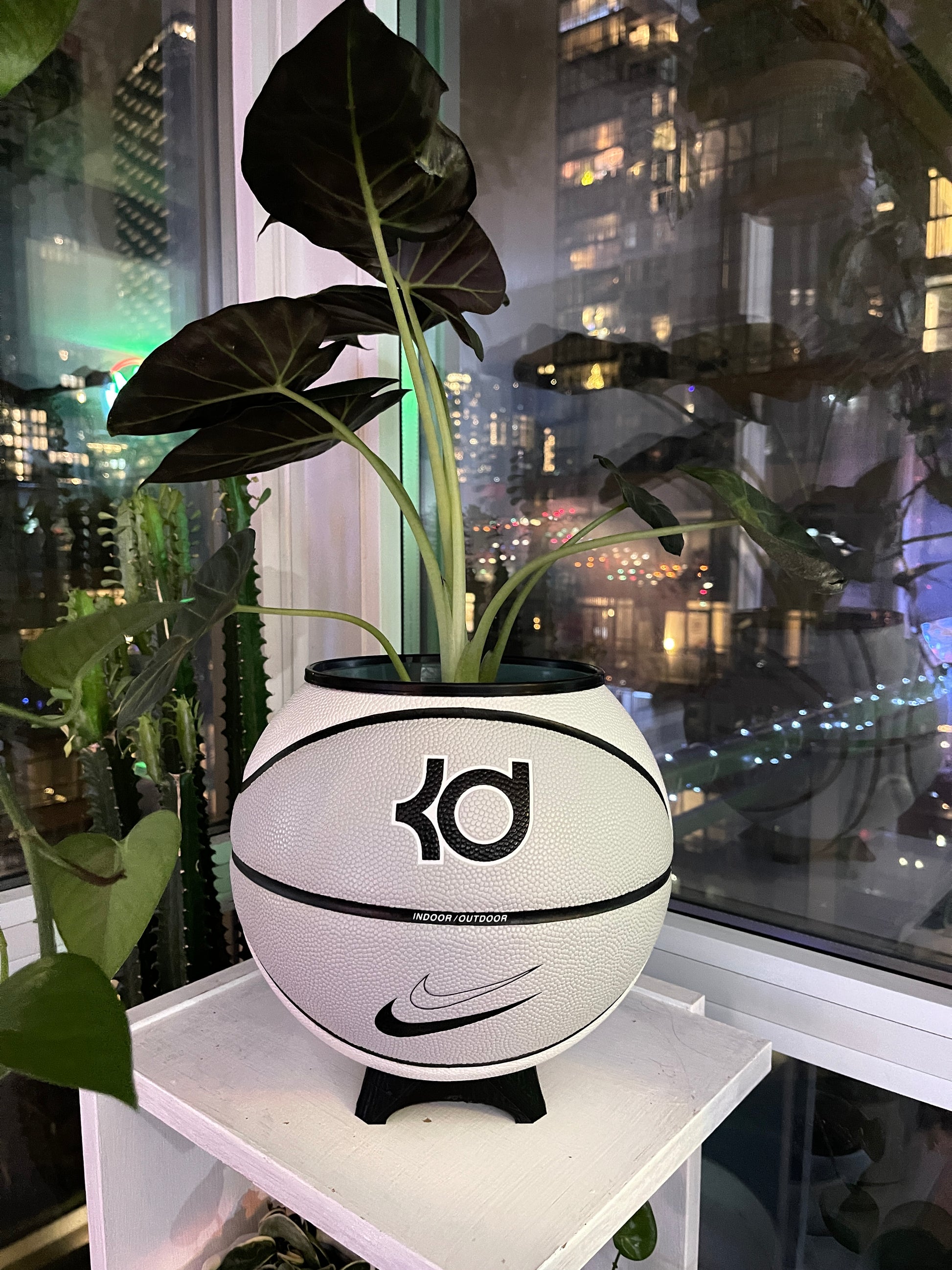Nike Large Basketball Planter (Kevin Durant White & Grey)