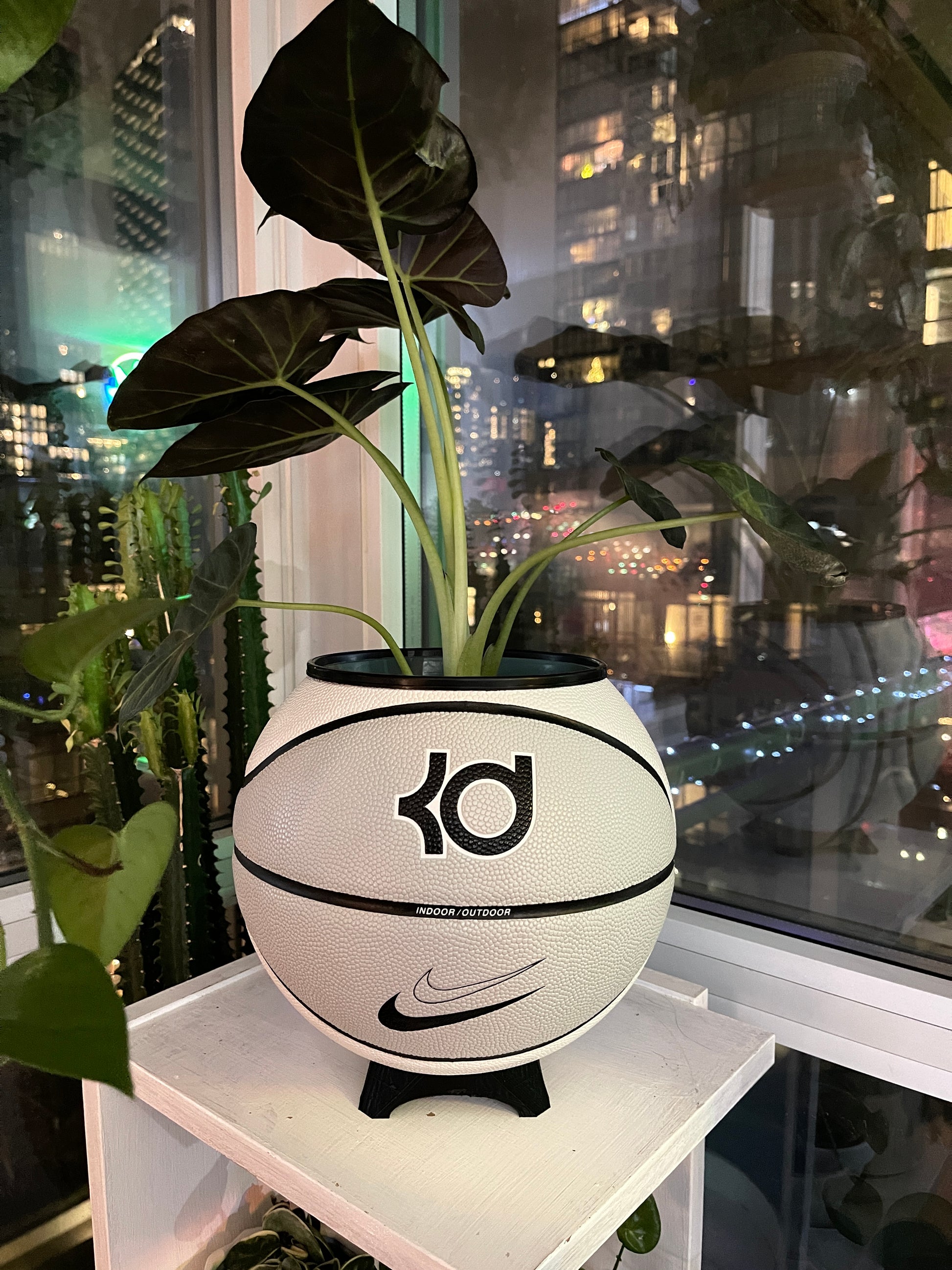 Nike Large Basketball Planter (Kevin Durant White & Grey)
