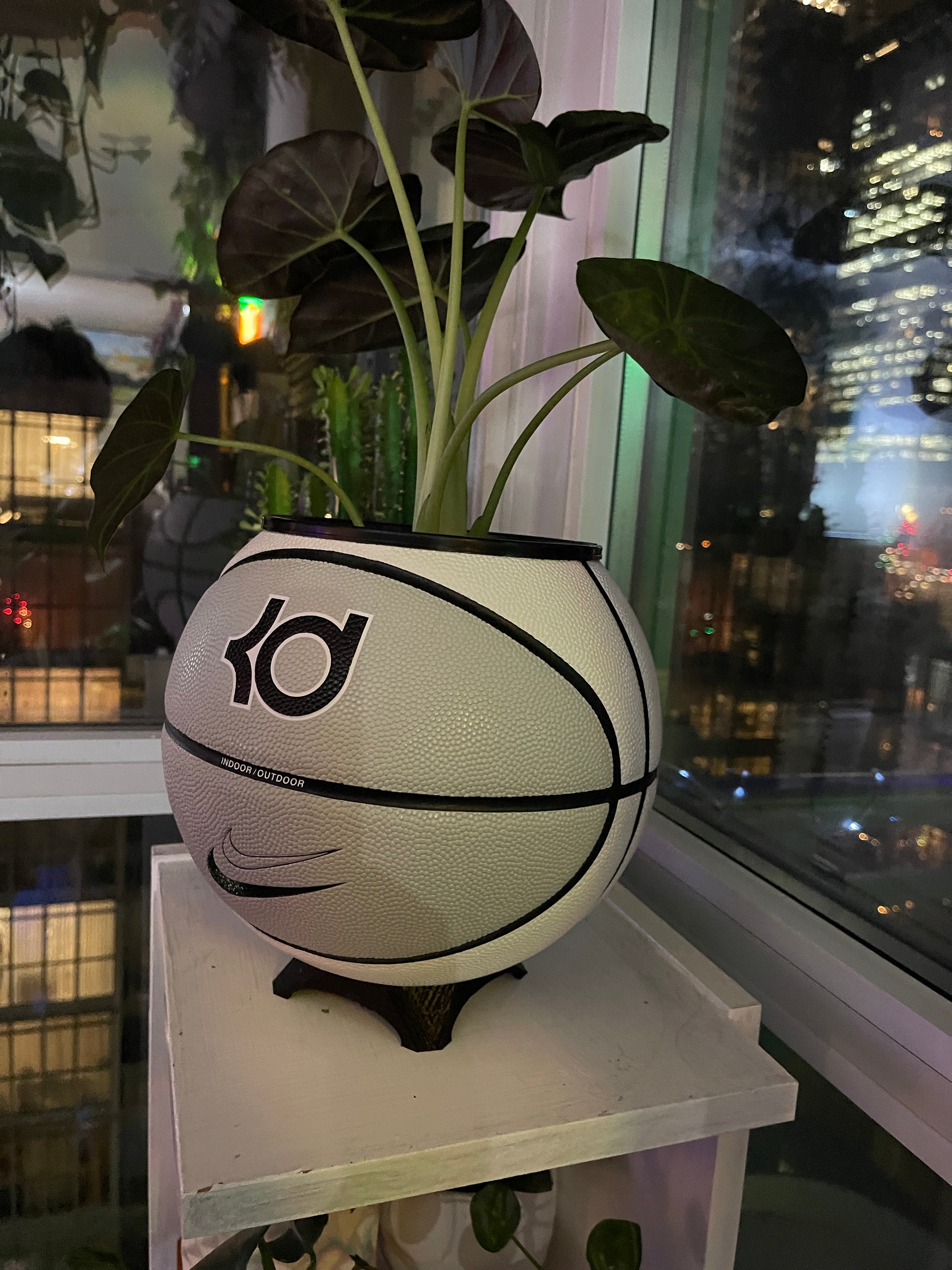 Nike Large Basketball Planter (Kevin Durant White & Grey)