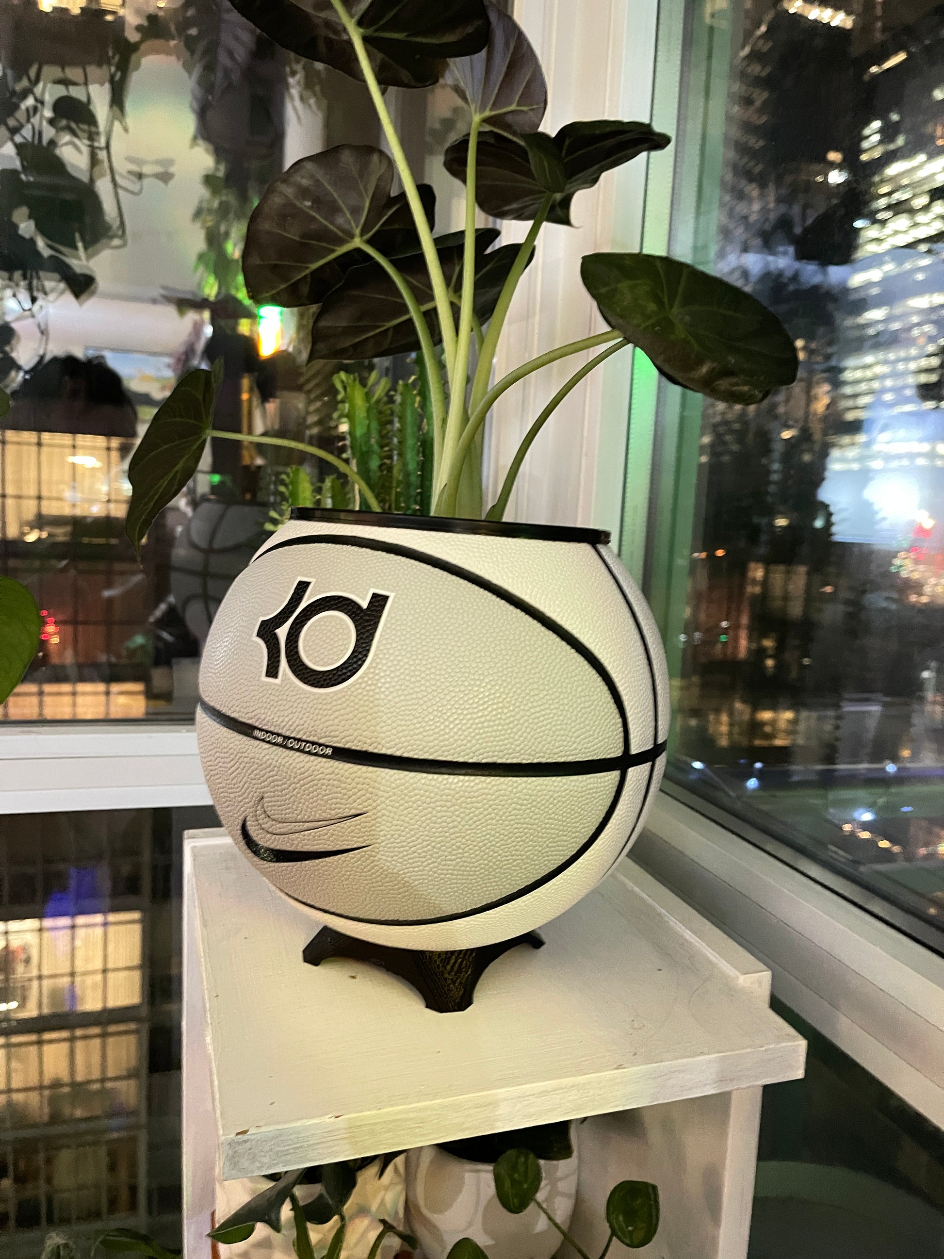 Nike Large Basketball Planter (Kevin Durant White & Grey)