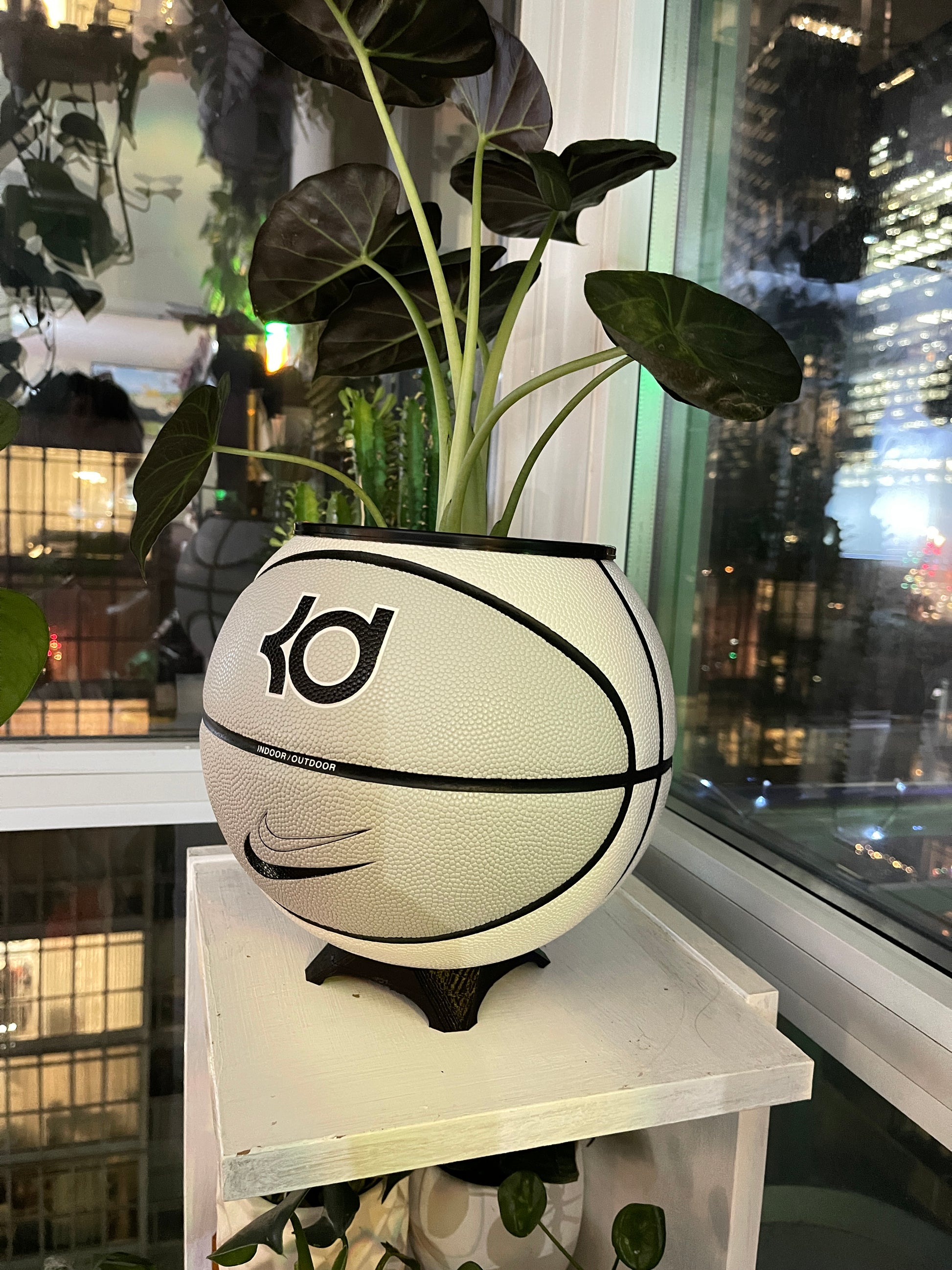 Nike Large Basketball Planter (Kevin Durant White & Grey)