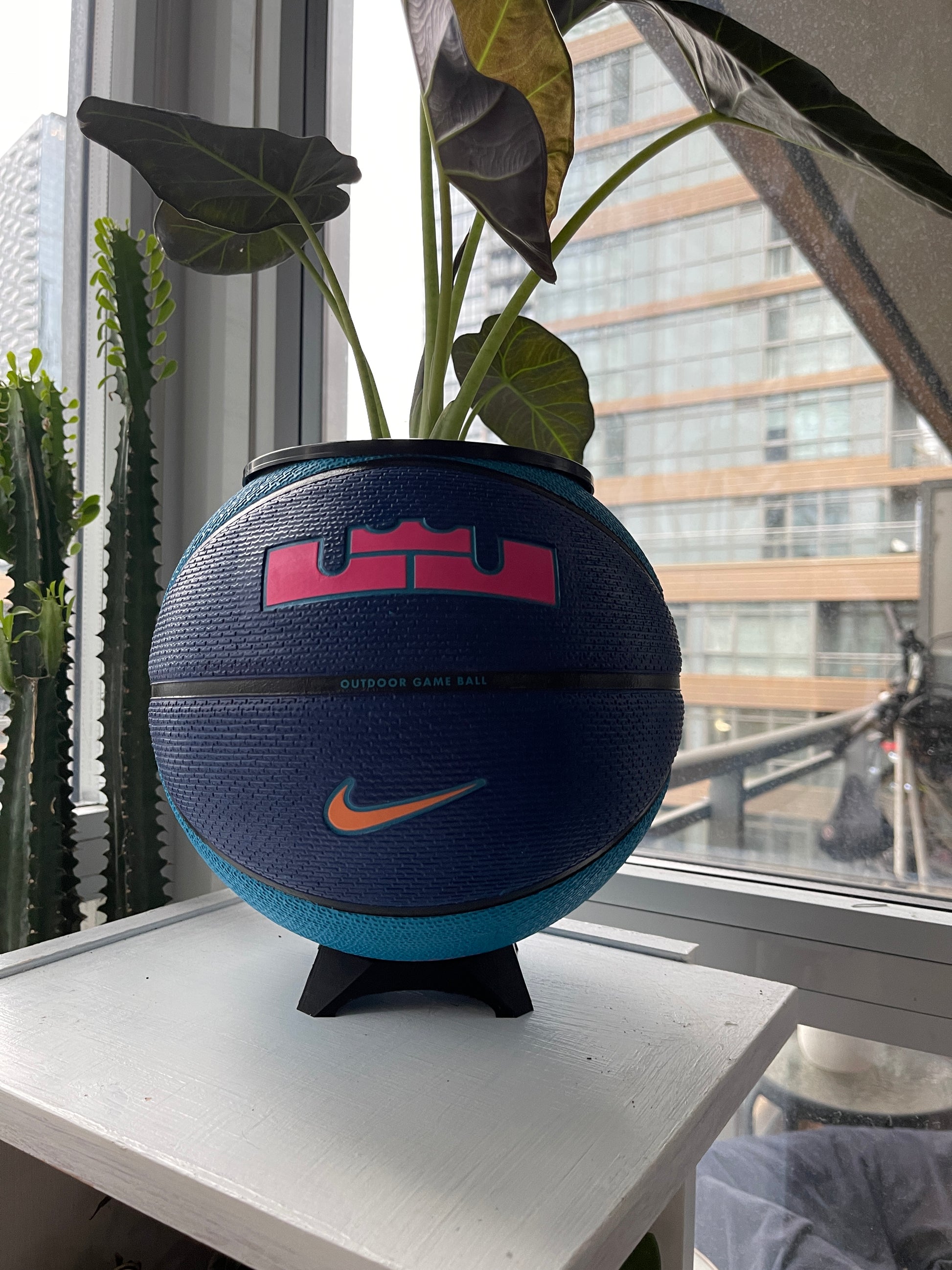 Nike Large Basketball Planter (LeBron King Blue)