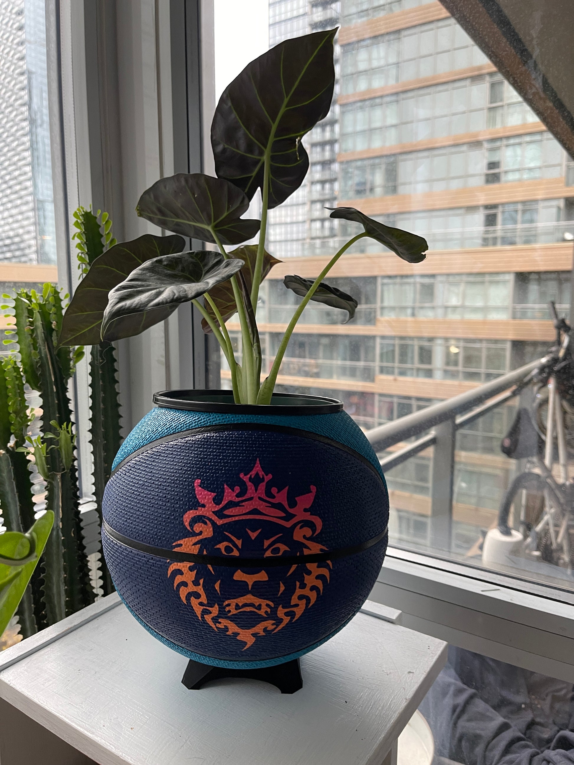 Nike Large Basketball Planter (LeBron King Blue)