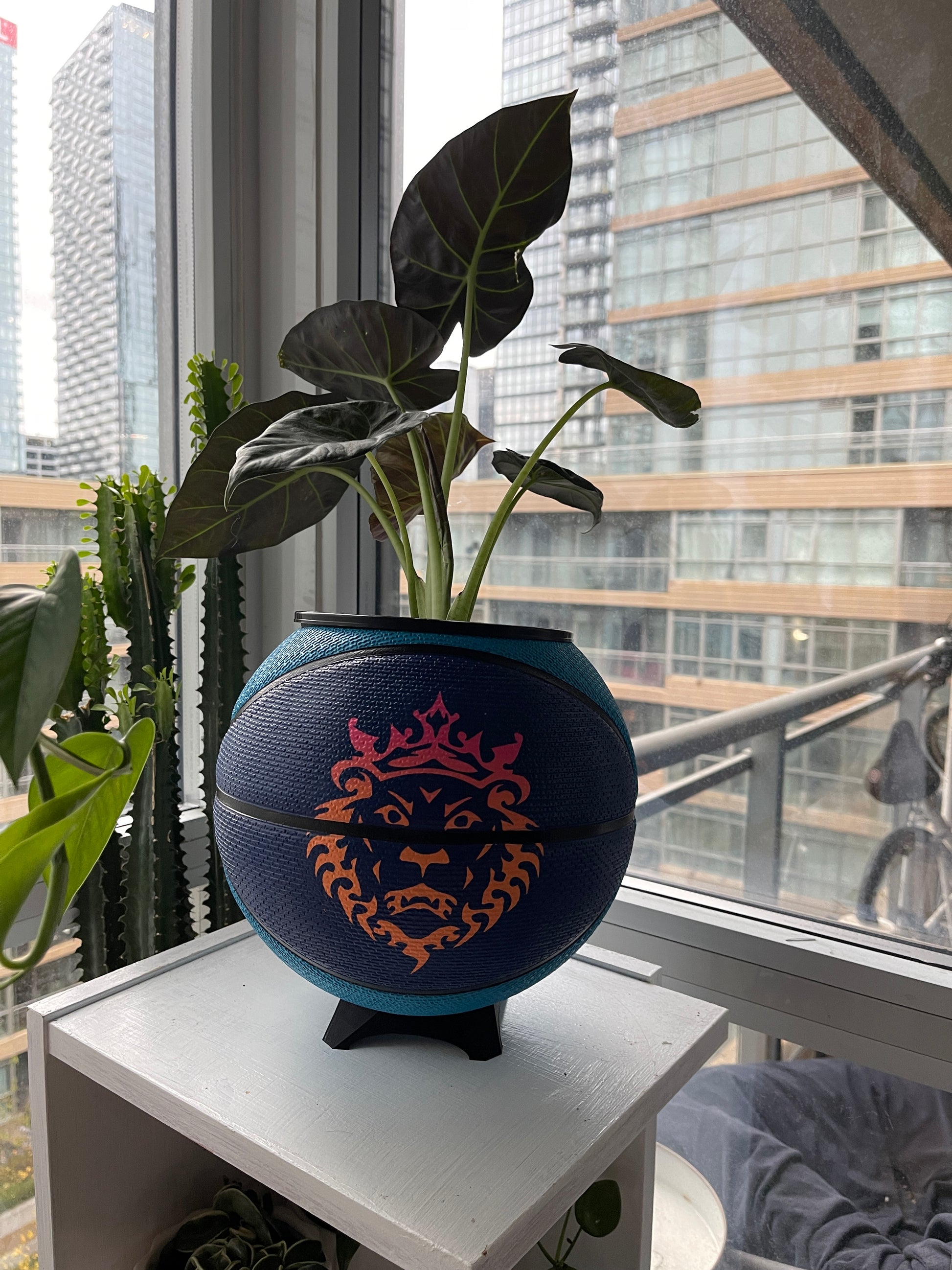 Nike Large Basketball Planter (LeBron King Blue)