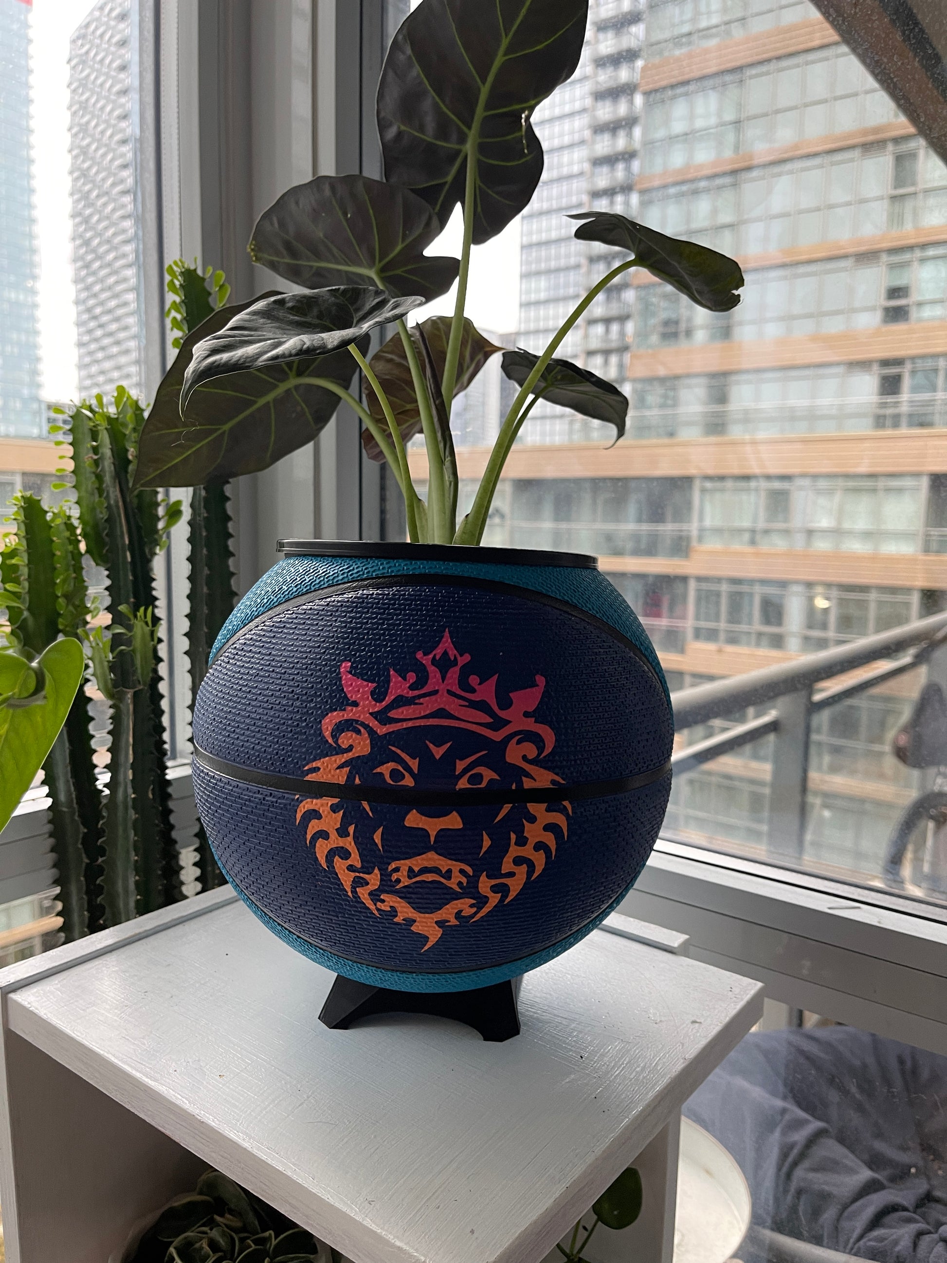 Nike Large Basketball Planter (LeBron King Blue)
