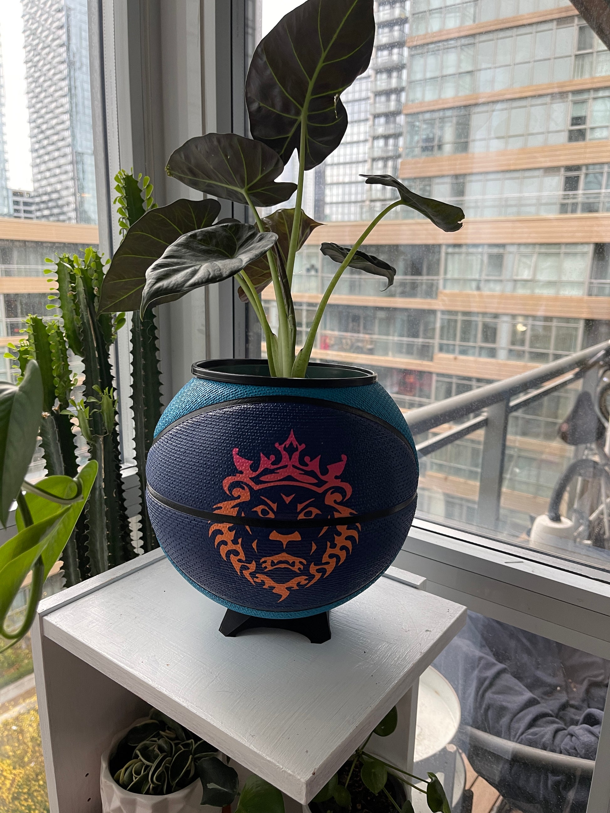 Nike Large Basketball Planter (LeBron King Blue)