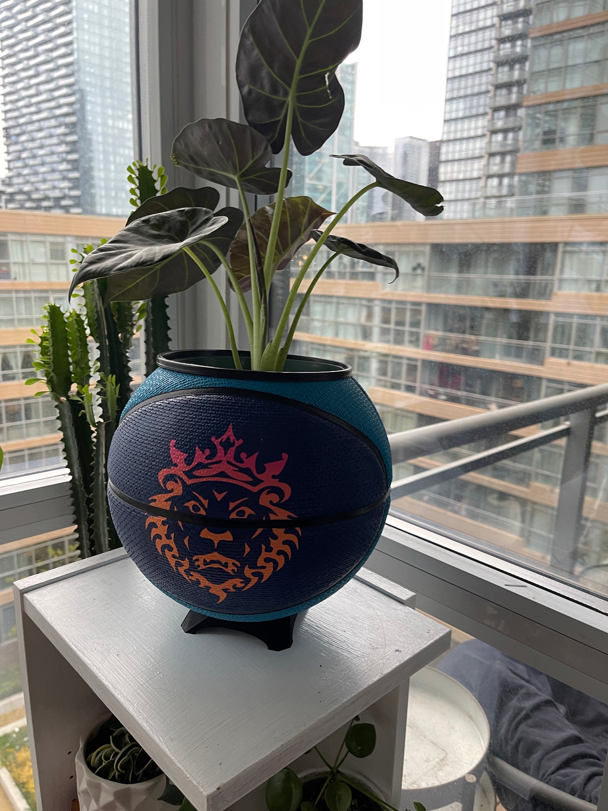 Nike Large Basketball Planter (LeBron King Blue)