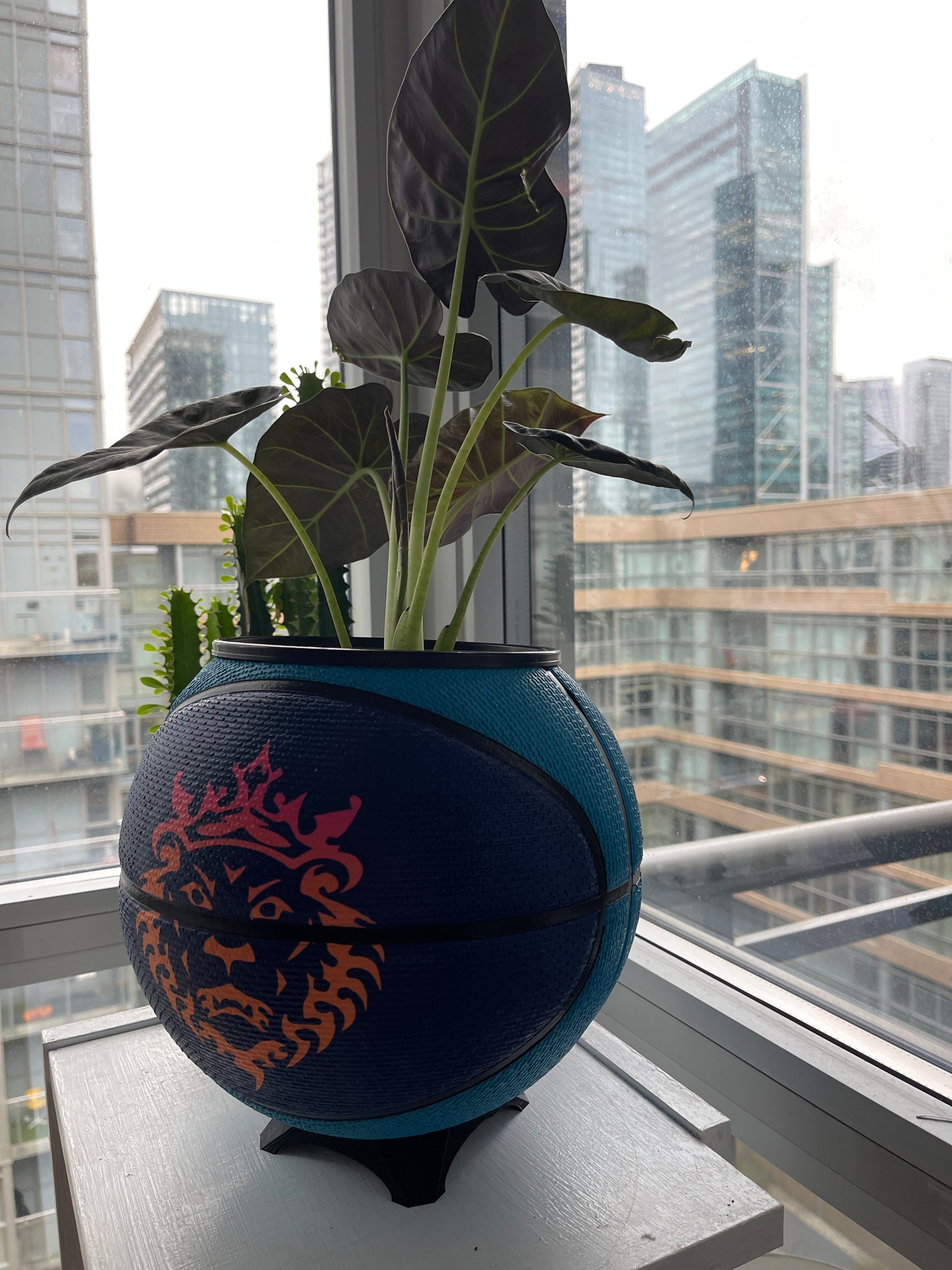 Nike Large Basketball Planter (LeBron King Blue)