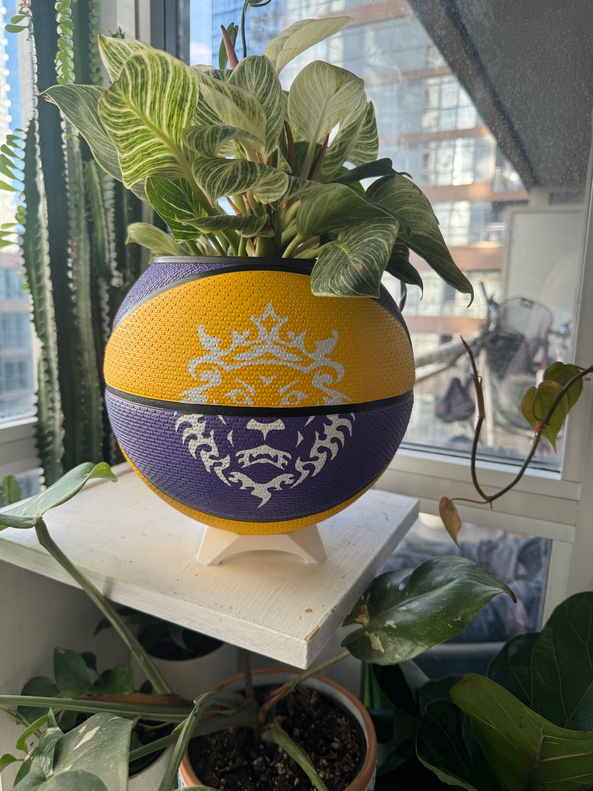 Nike Large Basketball Planter (LeBron King Yellow & Purple)