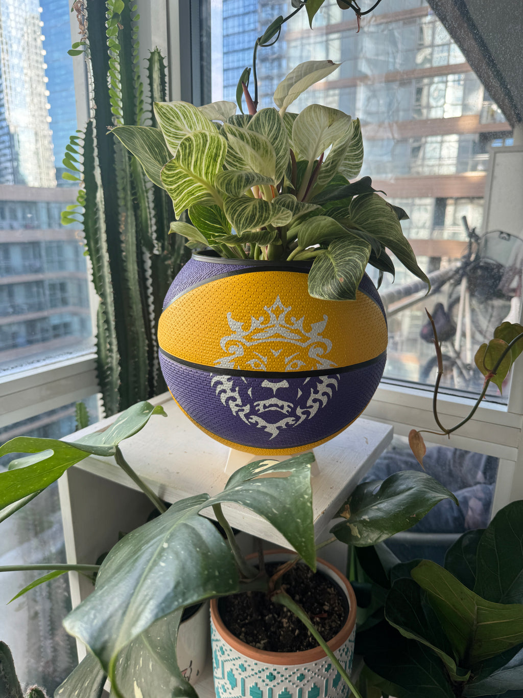 Nike Large Basketball Planter (LeBron King Yellow & Purple)