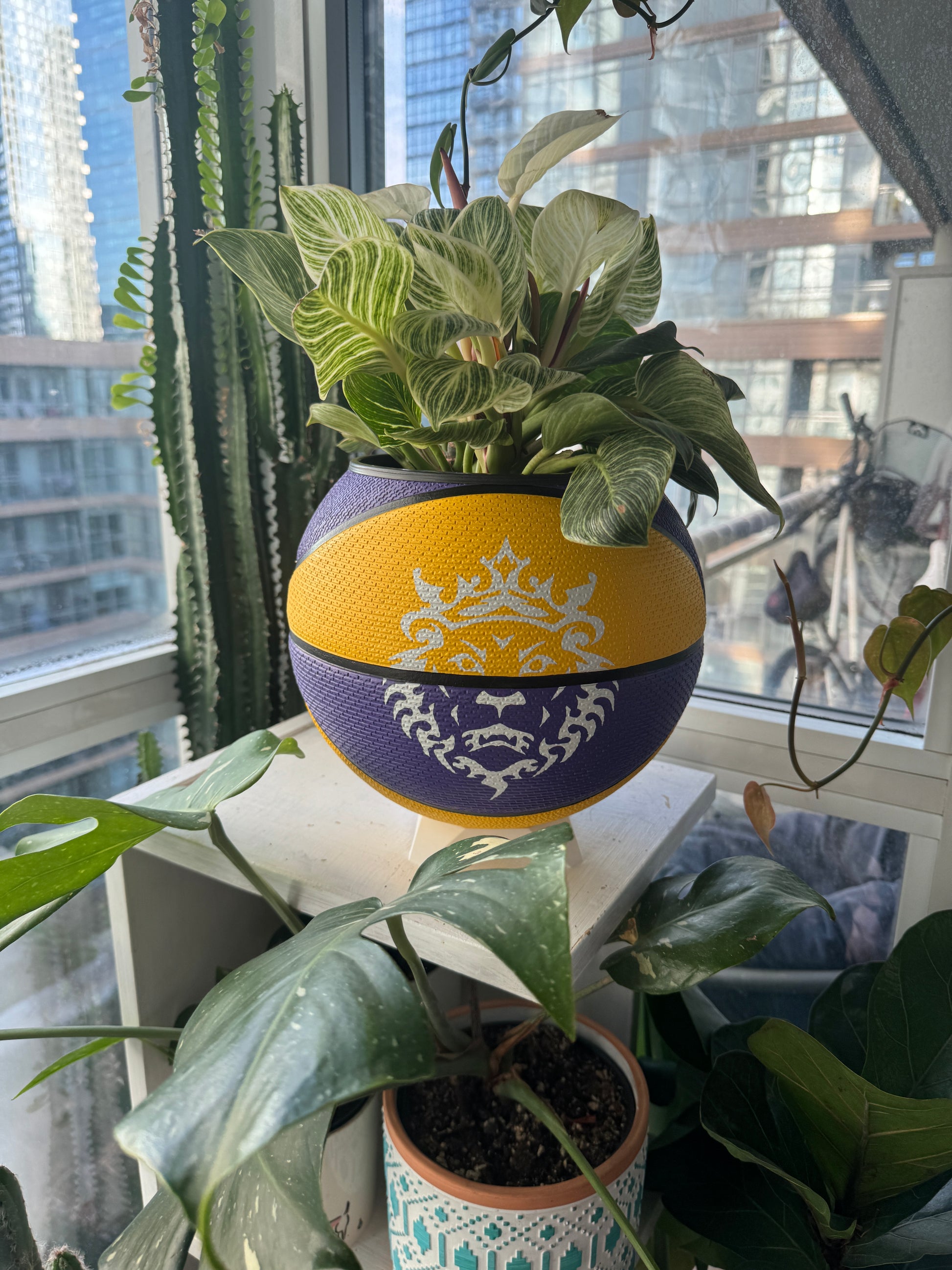 Nike Large Basketball Planter (LeBron King Yellow & Purple)