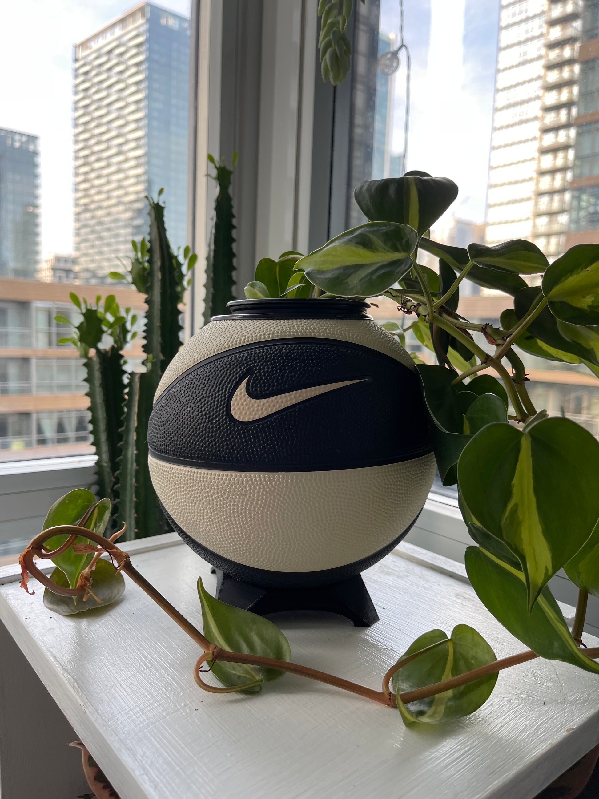 Nike Mini Basketball Planter (Oreo)