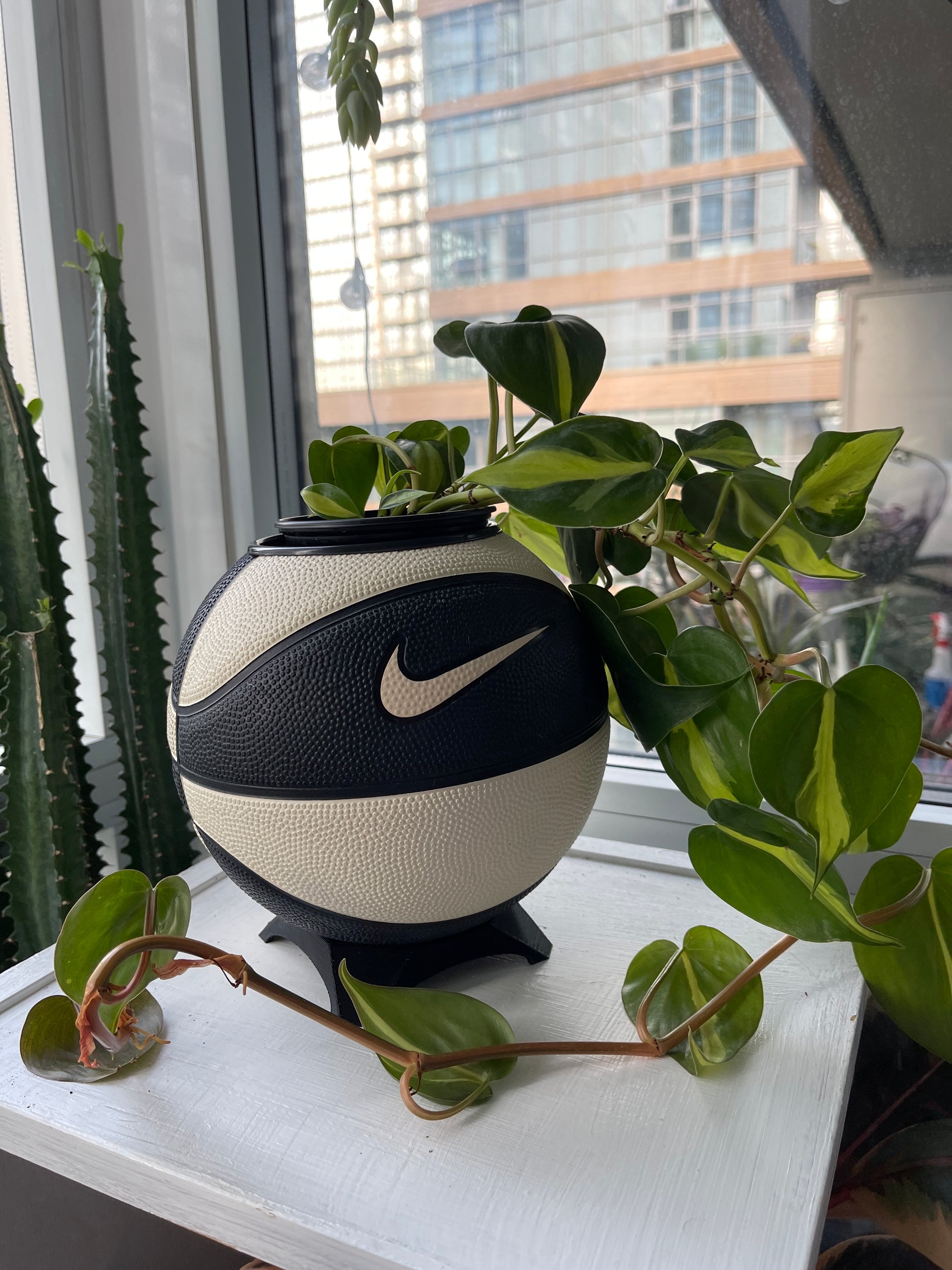 Nike Mini Basketball Planter (Oreo)
