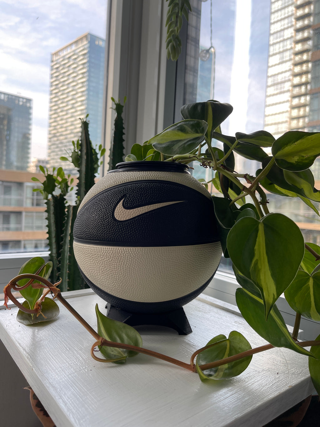 Nike Mini Basketball Planter (Oreo)