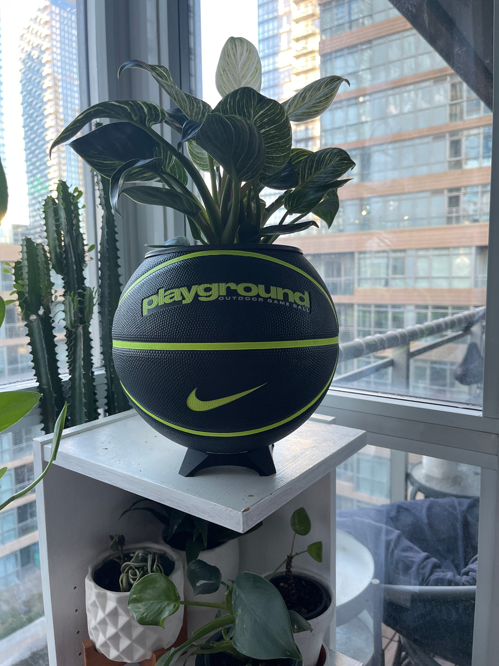Nike Large Basketball Planter (Black Volt)