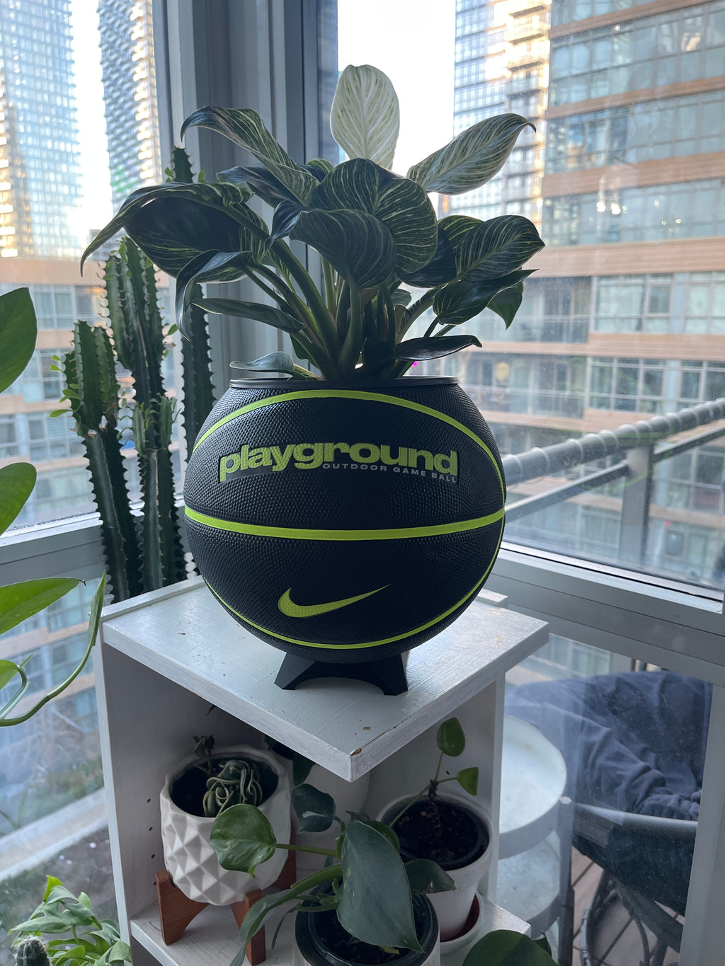 Nike Large Basketball Planter (Black Volt)