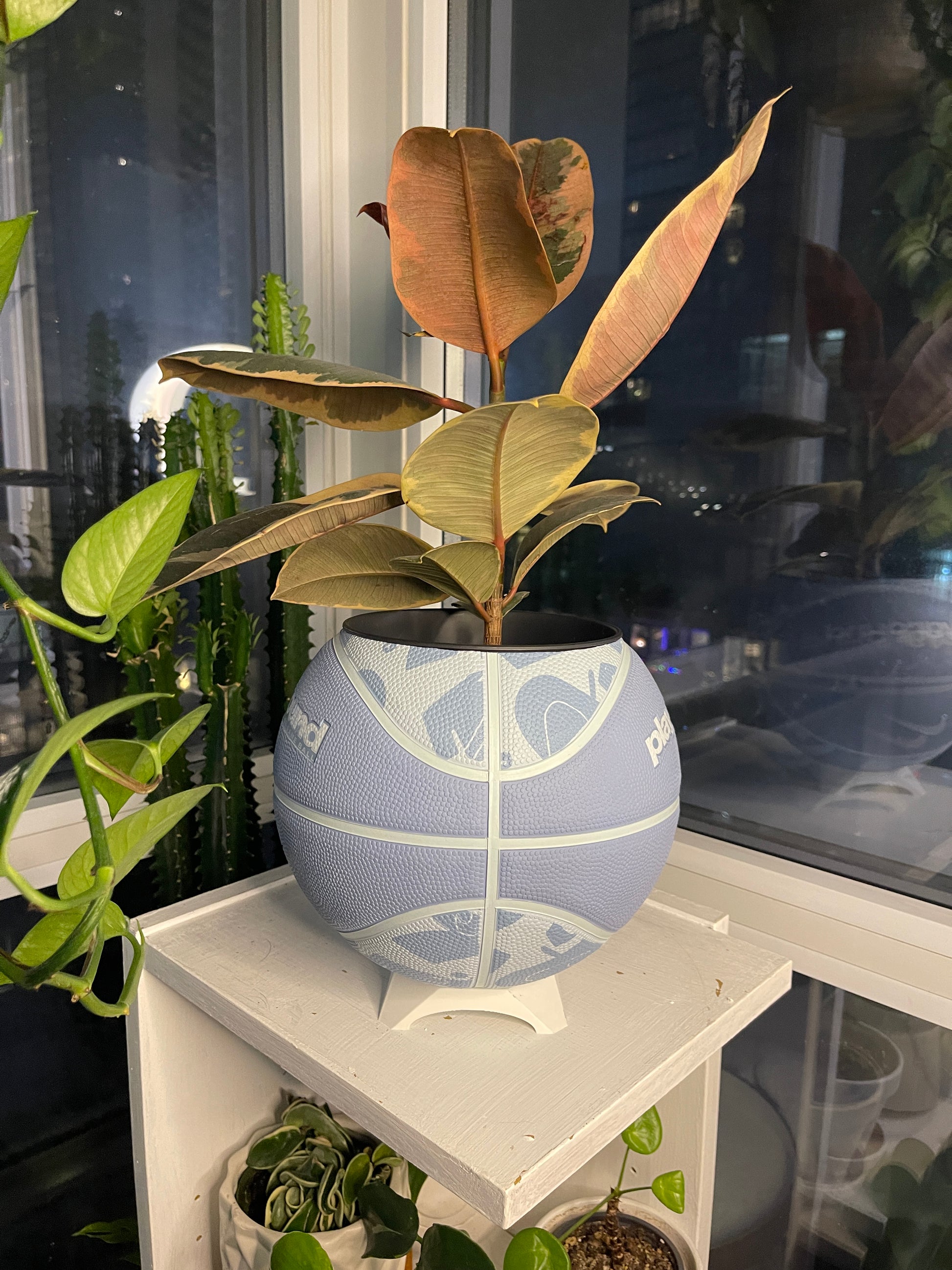 Nike Large Basketball Planter (Baby Blue)