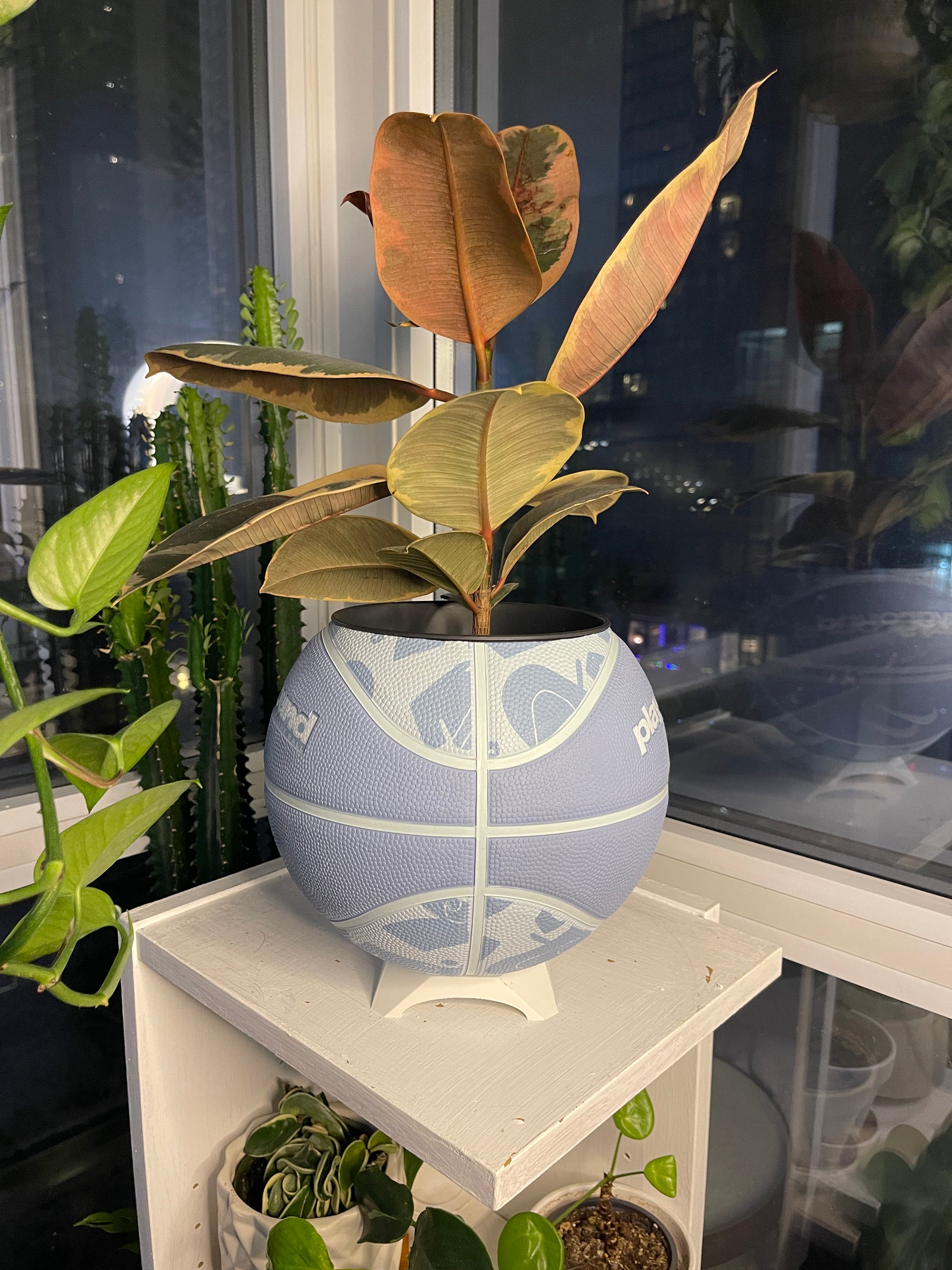 Nike Large Basketball Planter (Baby Blue)