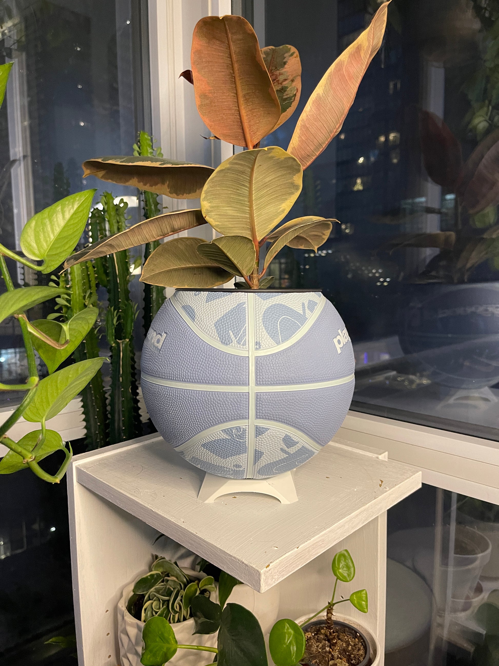Nike Large Basketball Planter (Baby Blue)