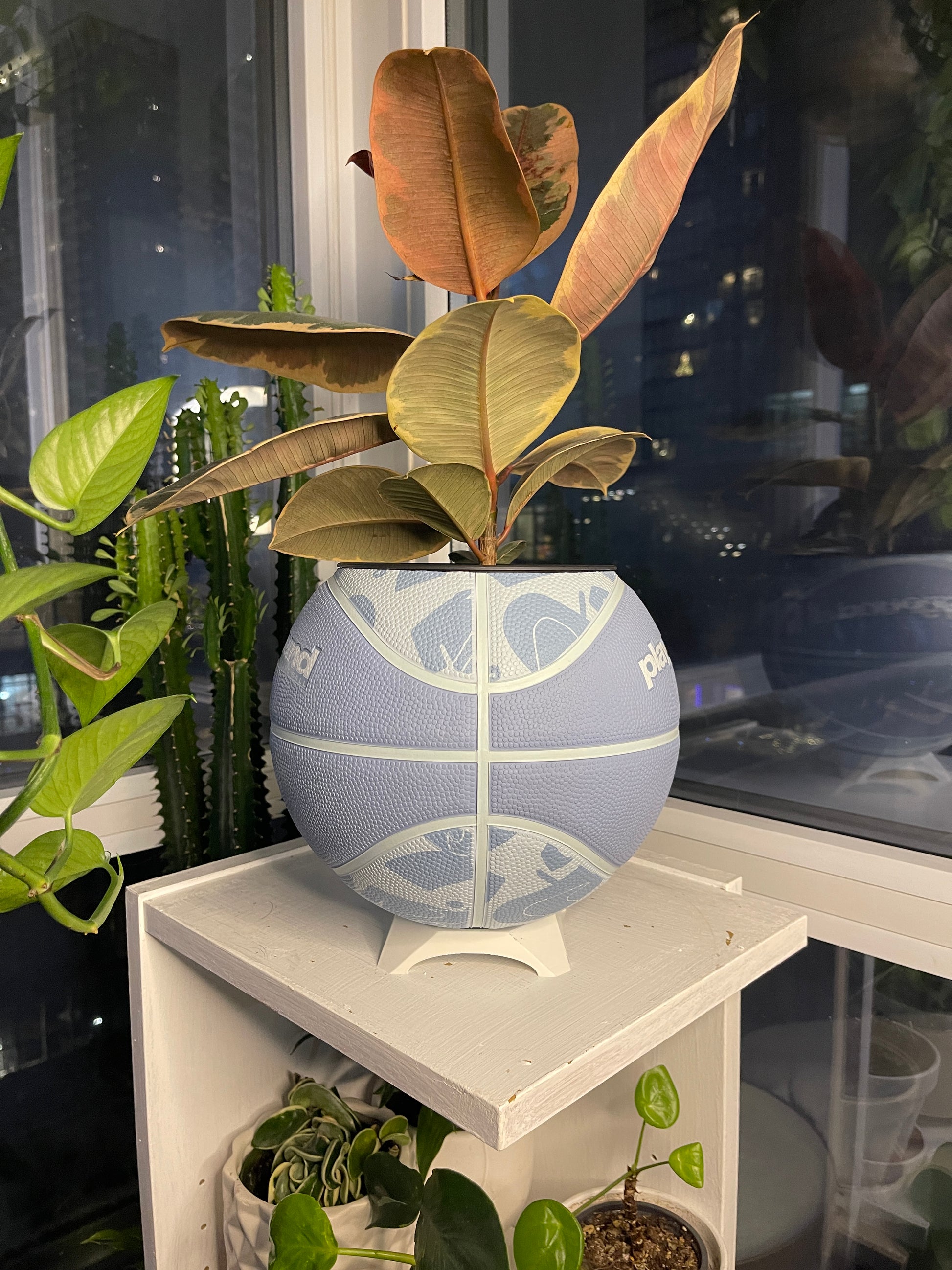 Nike Large Basketball Planter (Baby Blue)
