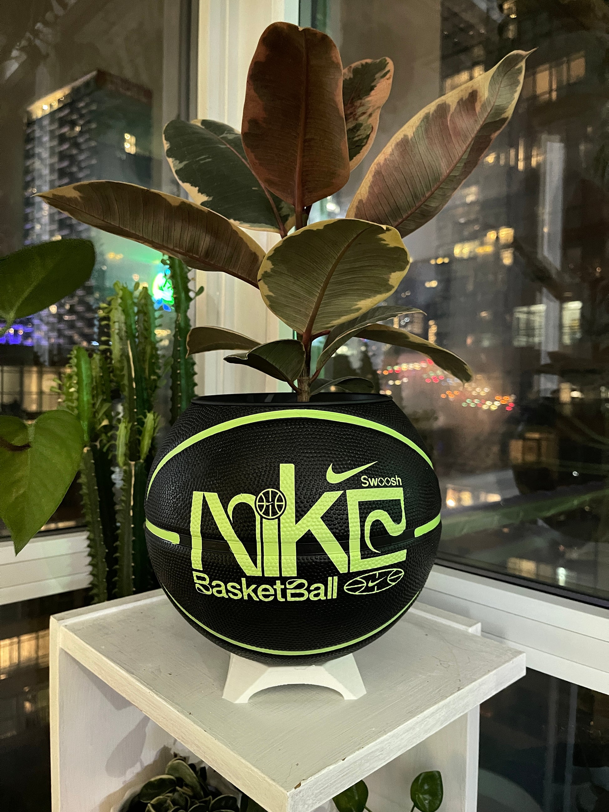 Nike Large Basketball Planter (Black Lime)