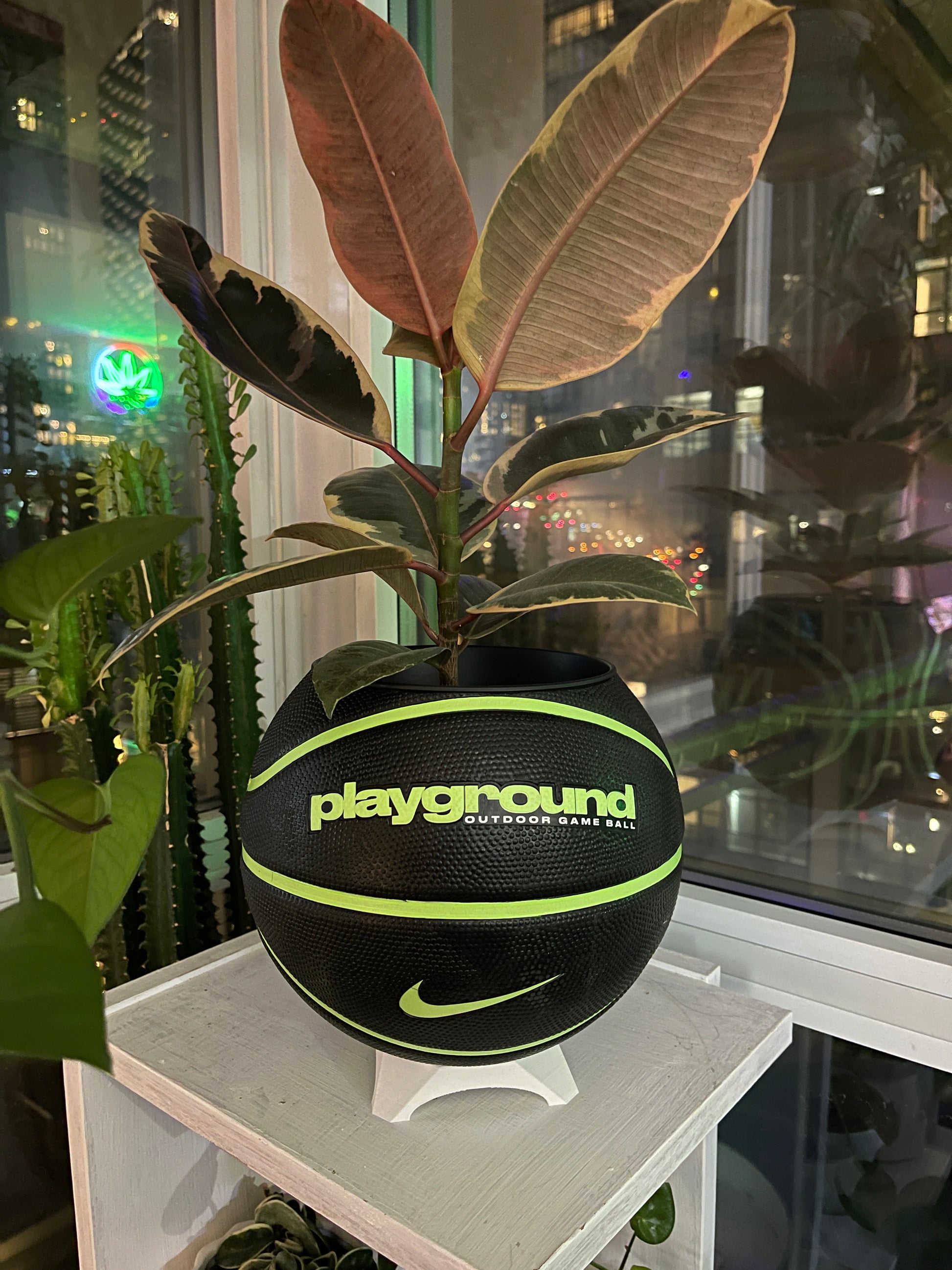 Nike Large Basketball Planter (Black Lime)