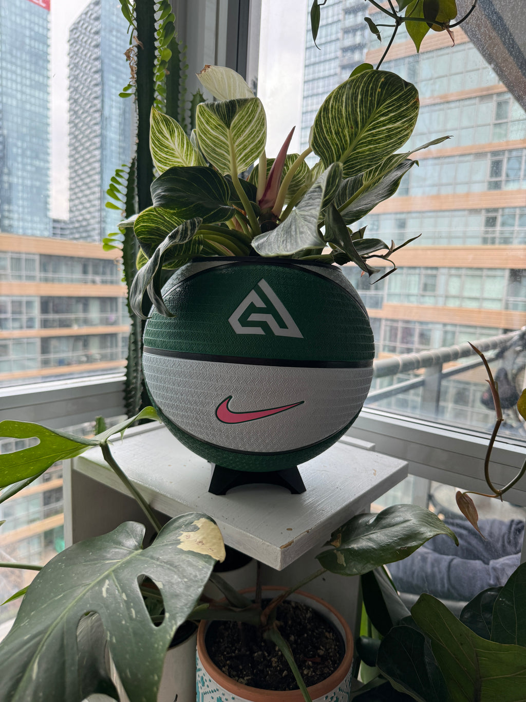 Nike Large Basketball Planter (Freaky Green)
