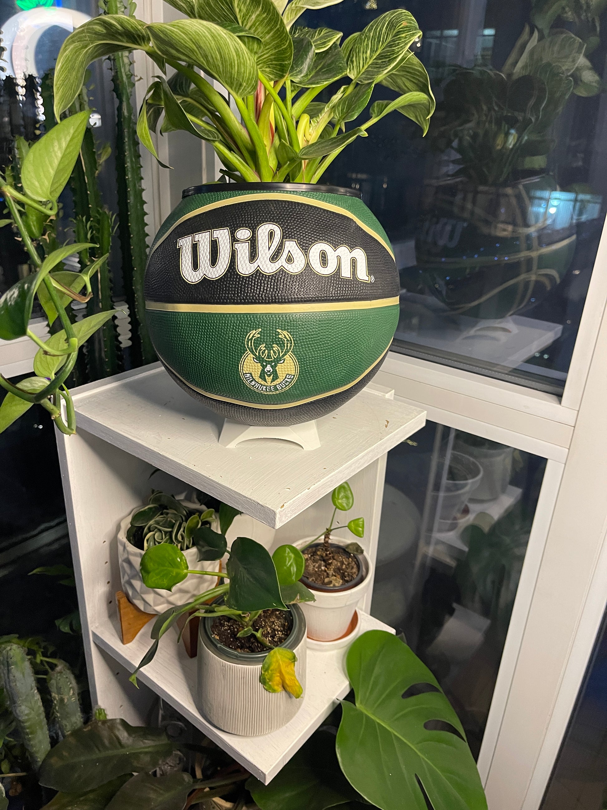Large Basketball Planter (Milwaukee Bucks)