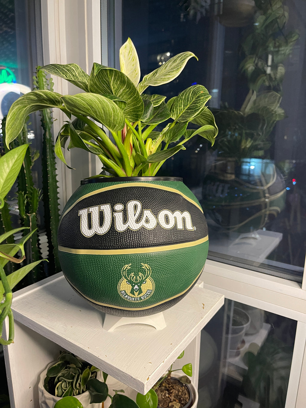 Large Basketball Planter (Milwaukee Bucks)