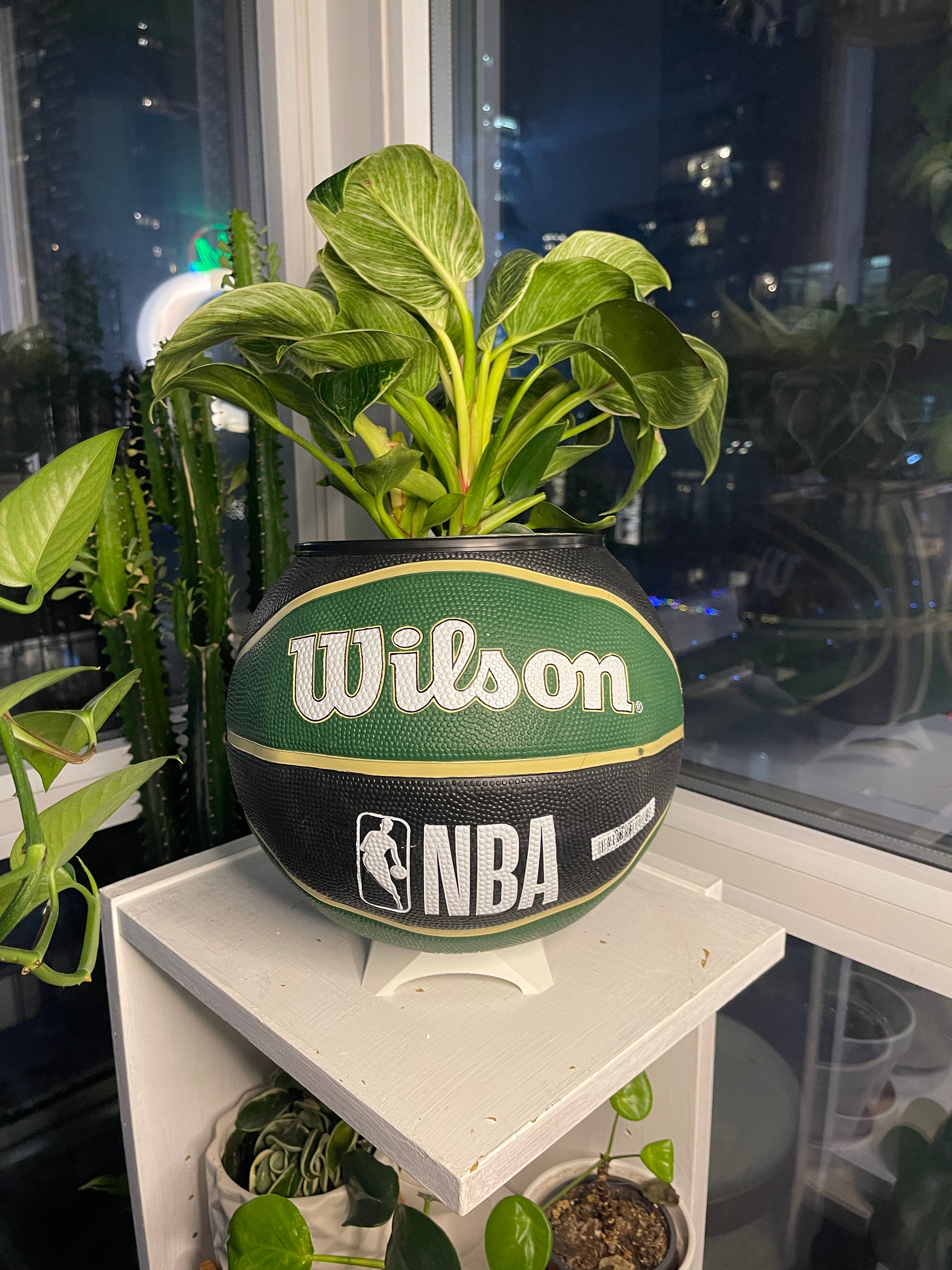 Large Basketball Planter (Milwaukee Bucks)