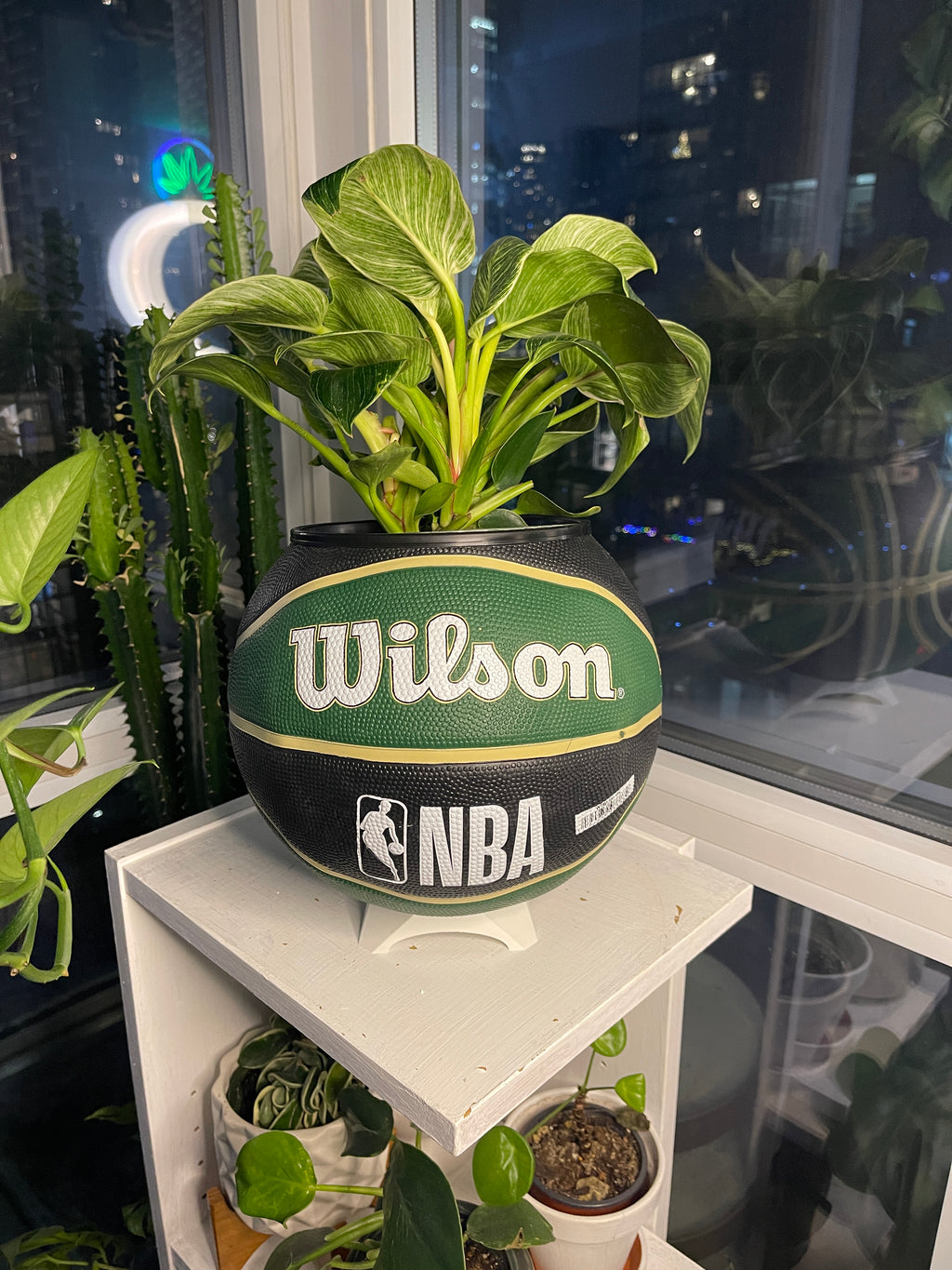 Large Basketball Planter (Milwaukee Bucks)
