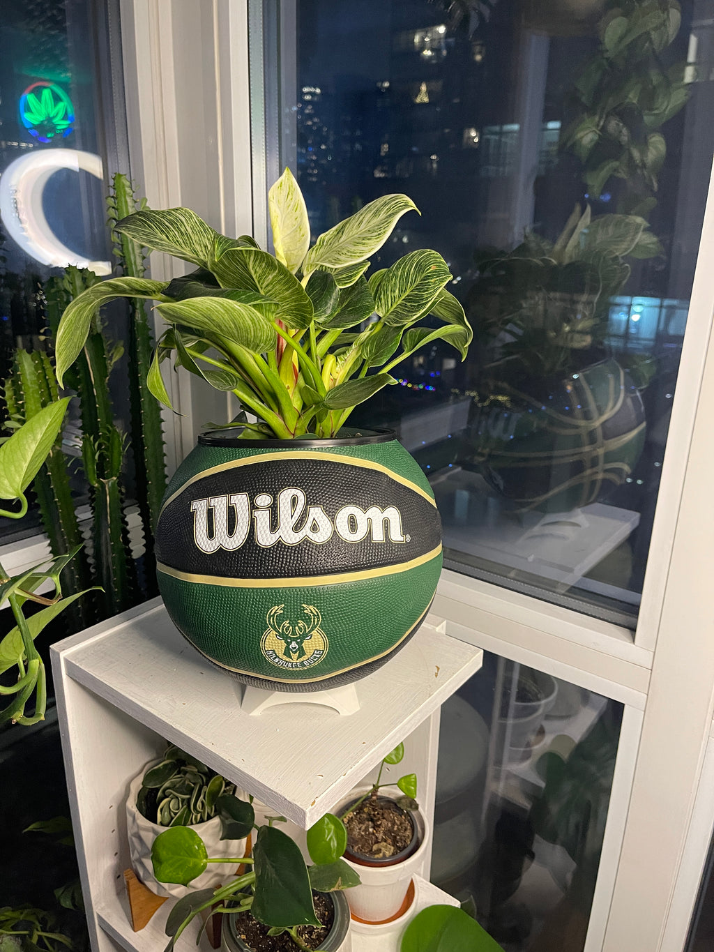 Large Basketball Planter (Milwaukee Bucks)