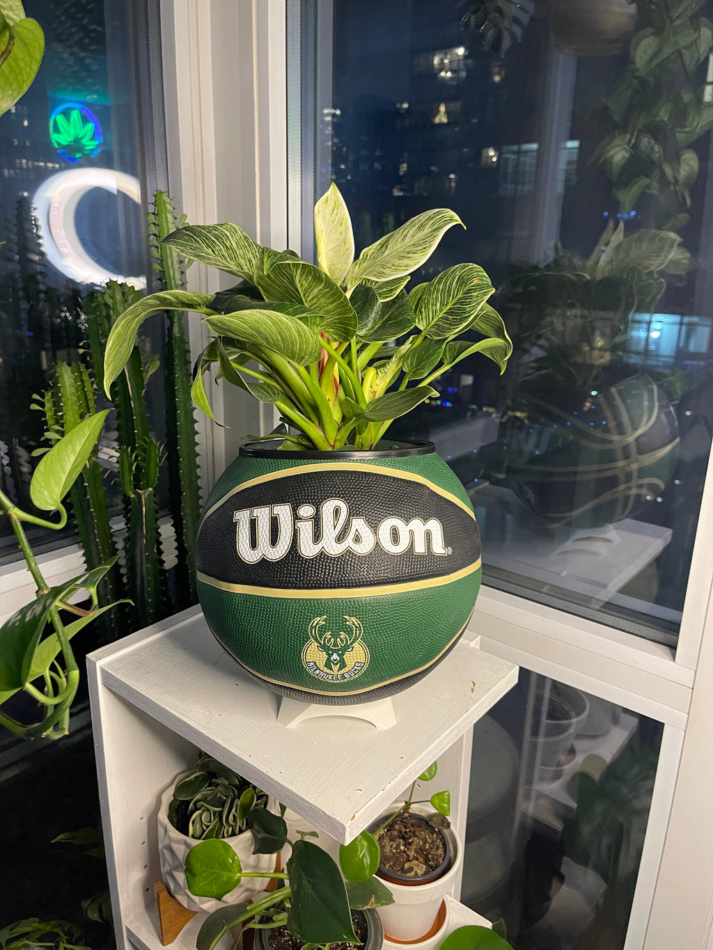 Large Basketball Planter (Milwaukee Bucks)