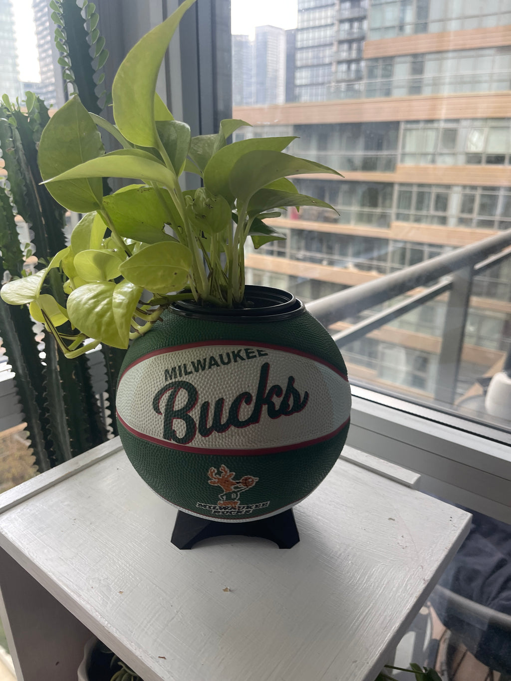 Mini Basketball Planter (Milwaukee Bucks)