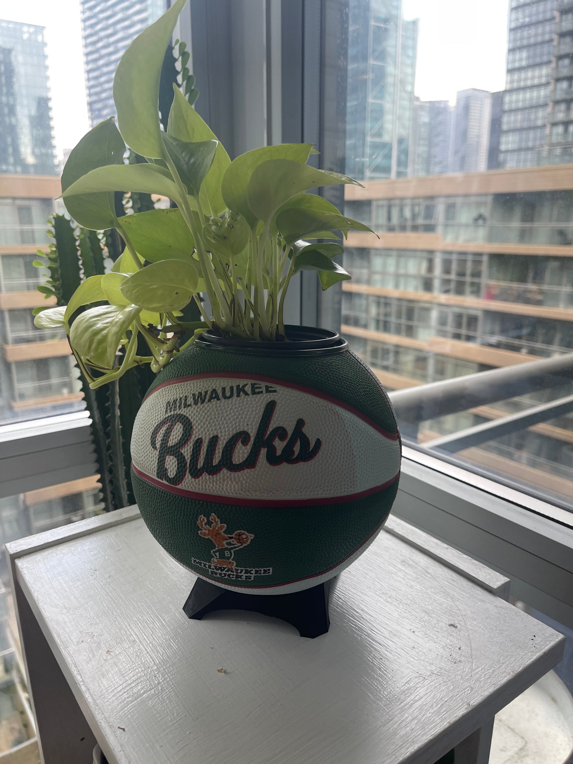 Mini Basketball Planter (Milwaukee Bucks)
