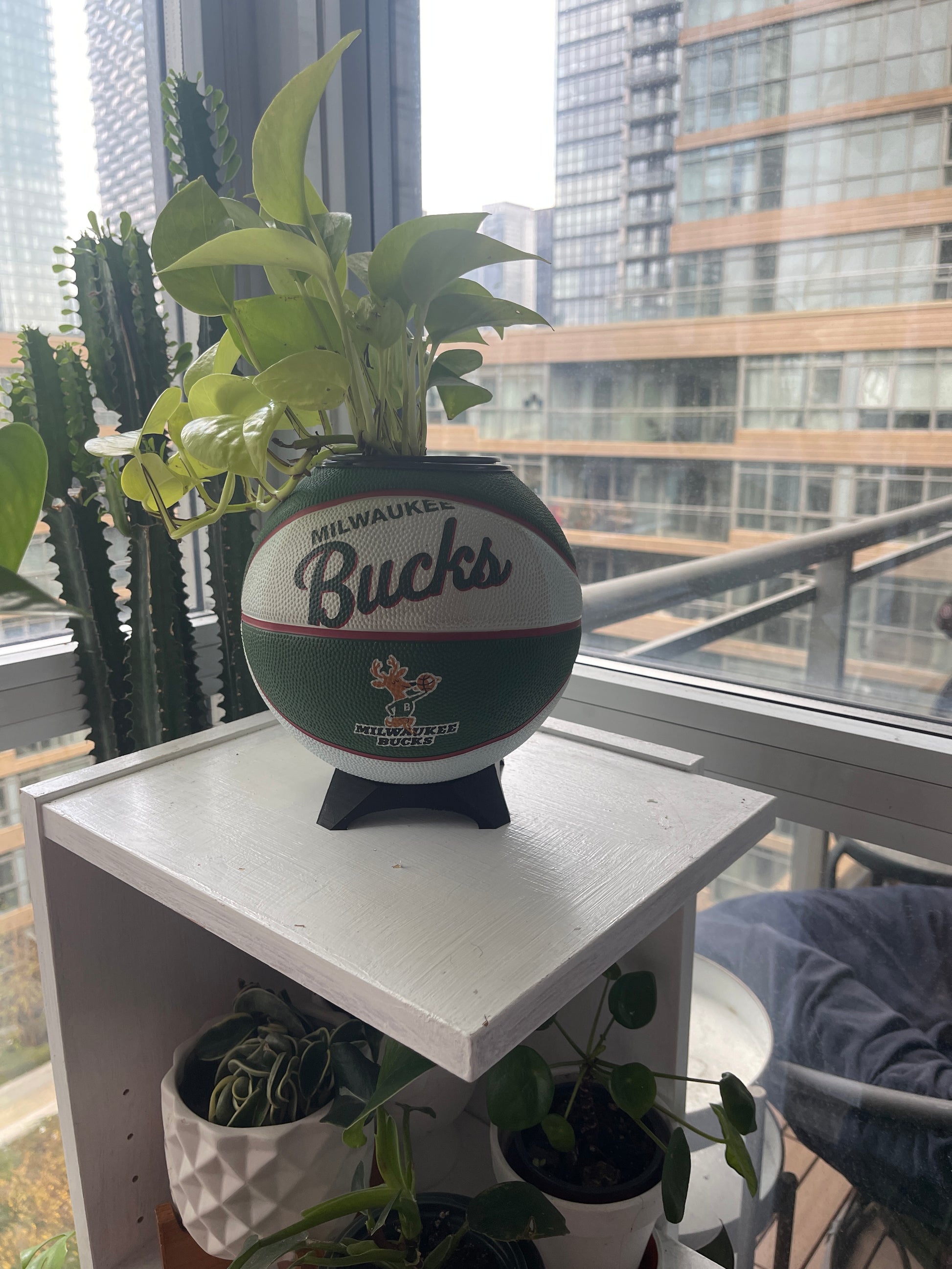 Mini Basketball Planter (Milwaukee Bucks)