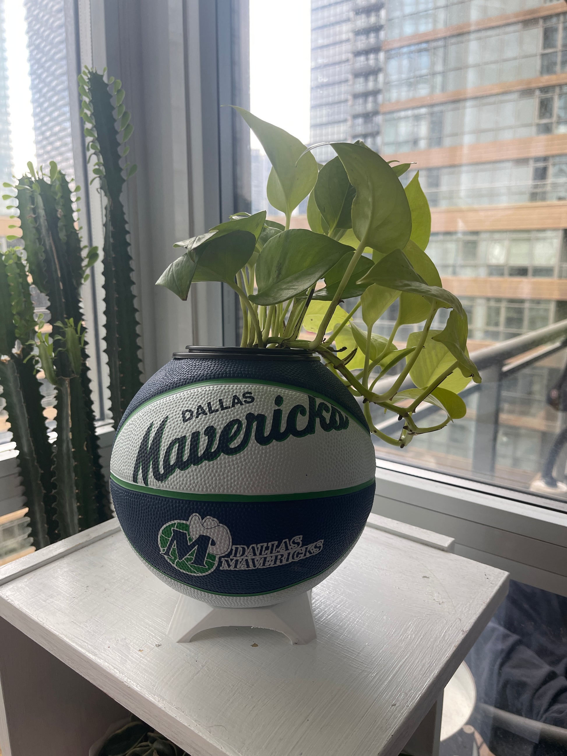Mini Basketball Planter (Dallas Mavericks)