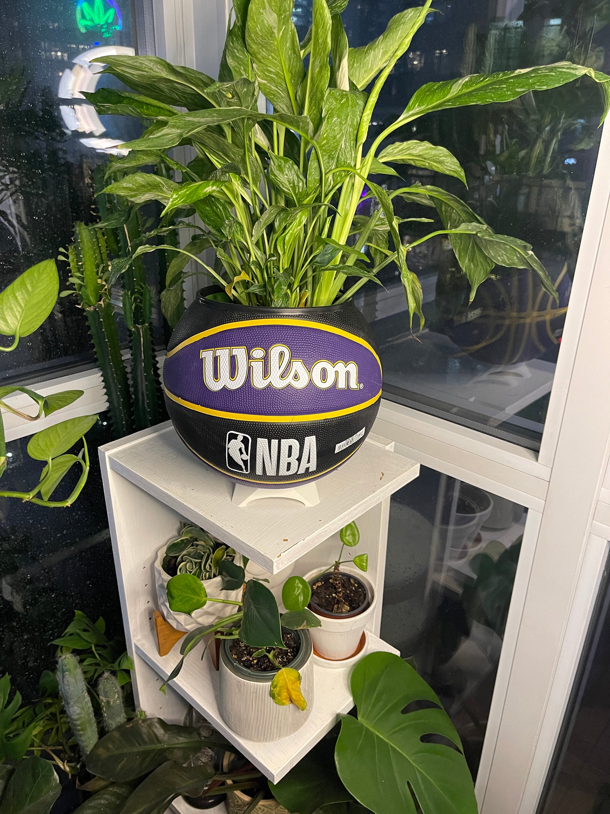 Large Basketball Planter (Los Angeles Lakers)