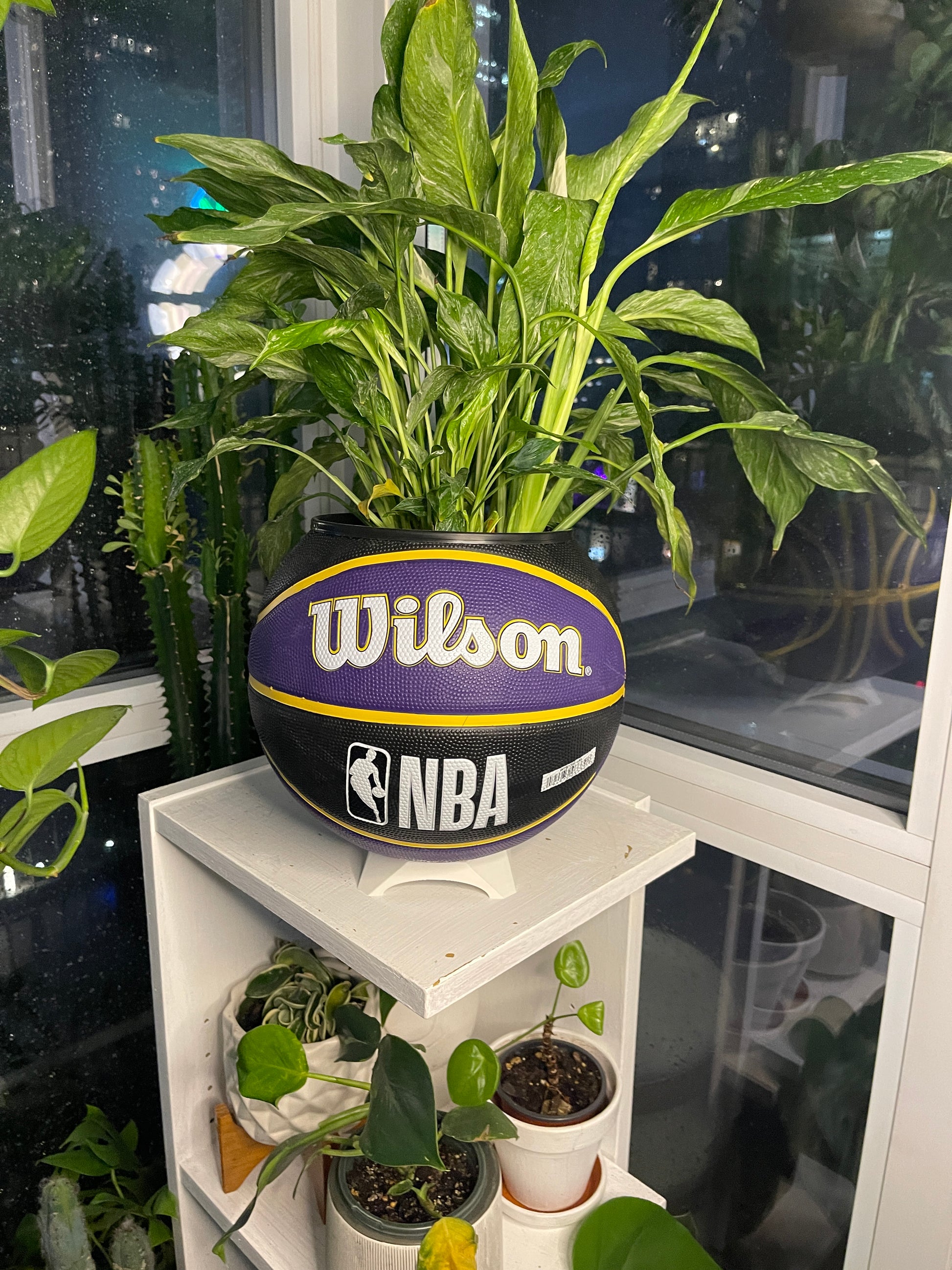 Large Basketball Planter (Los Angeles Lakers)