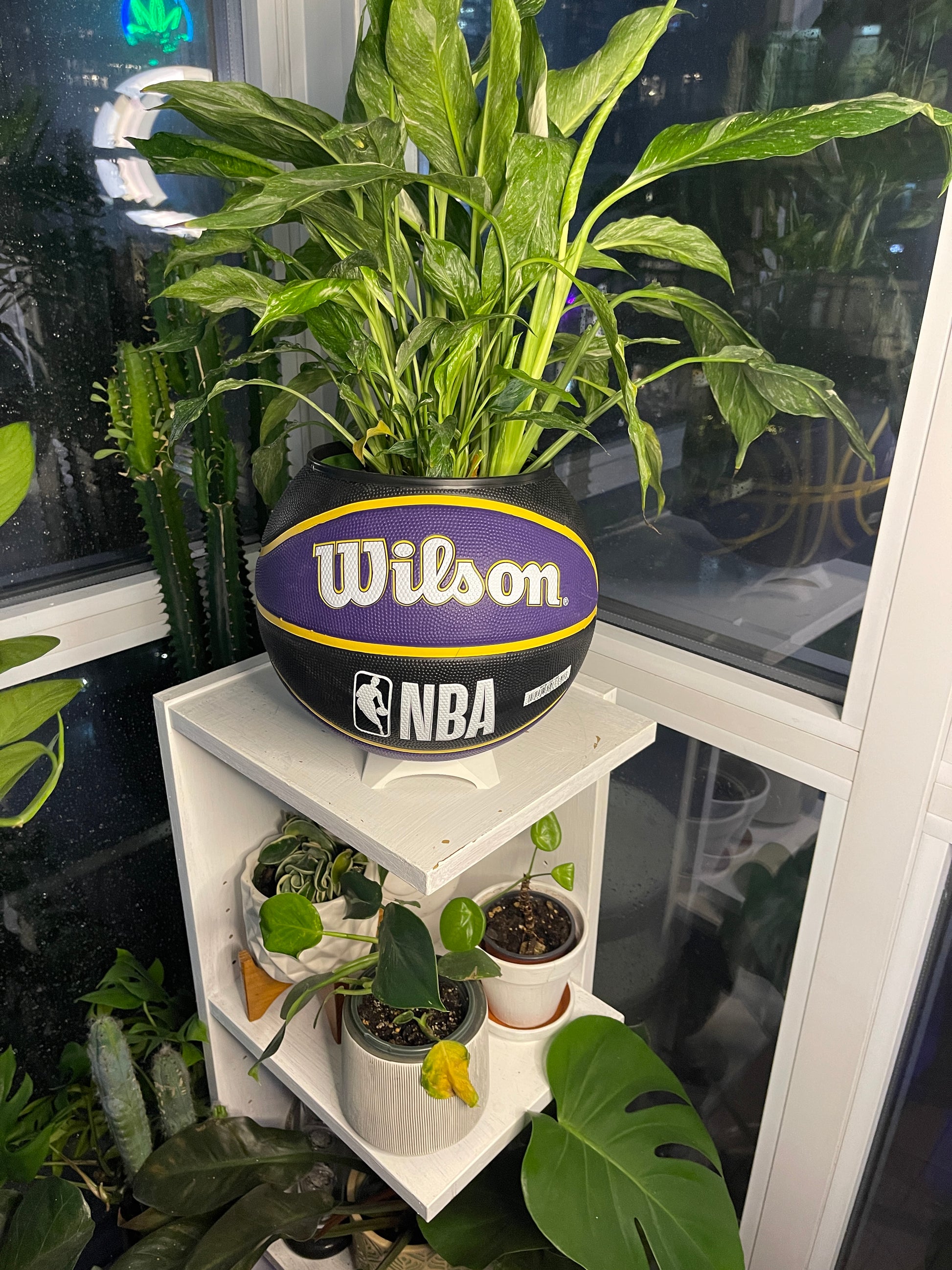Large Basketball Planter (Los Angeles Lakers)