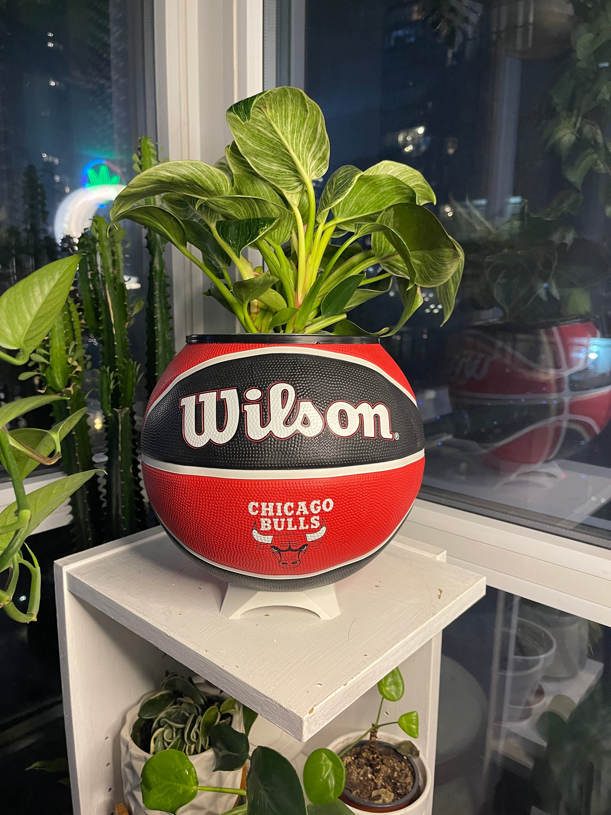 Large Basketball Planter (Chicago Bulls)